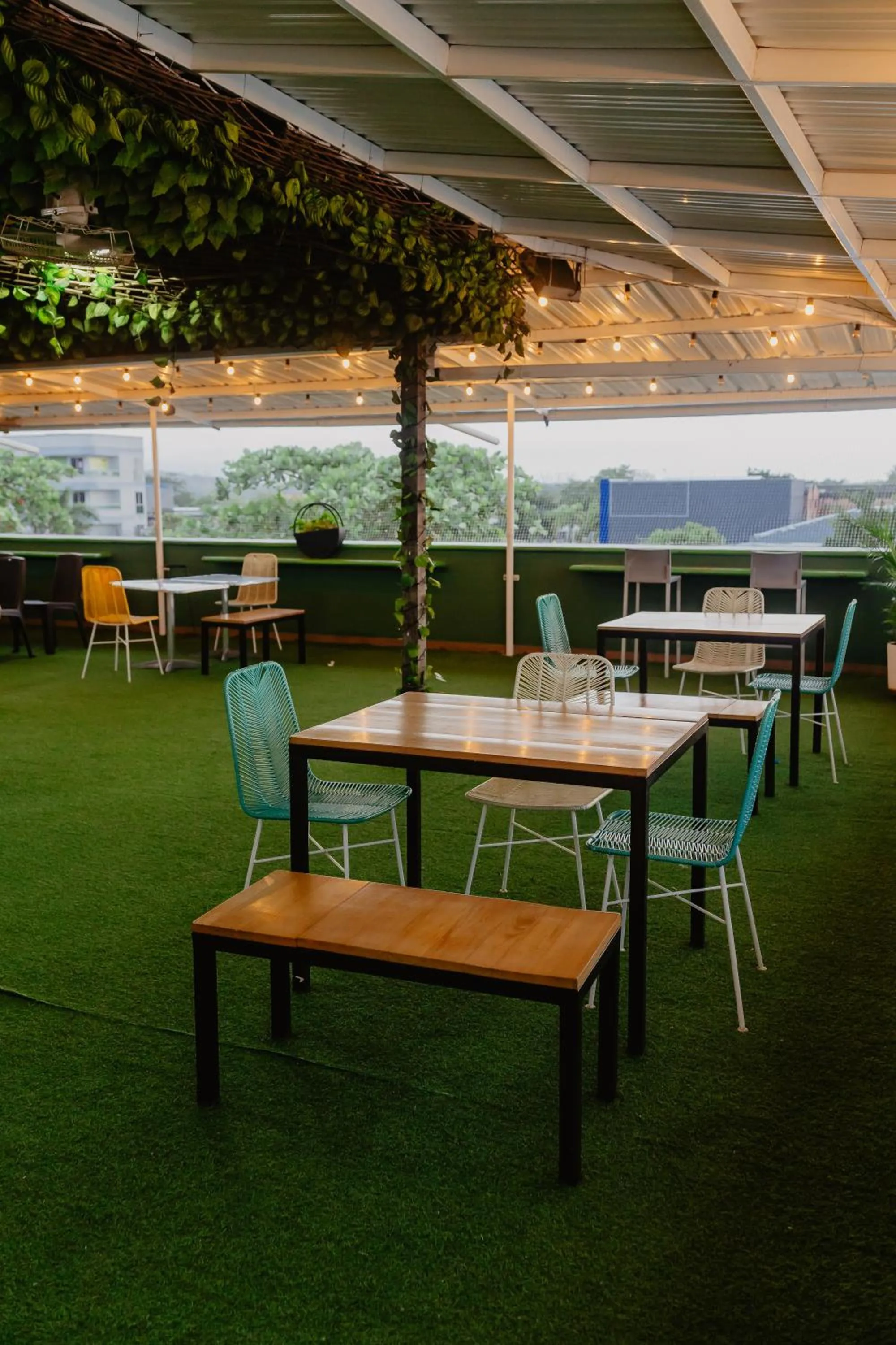 Restaurant/places to eat in Hotel Plataneras Plaza