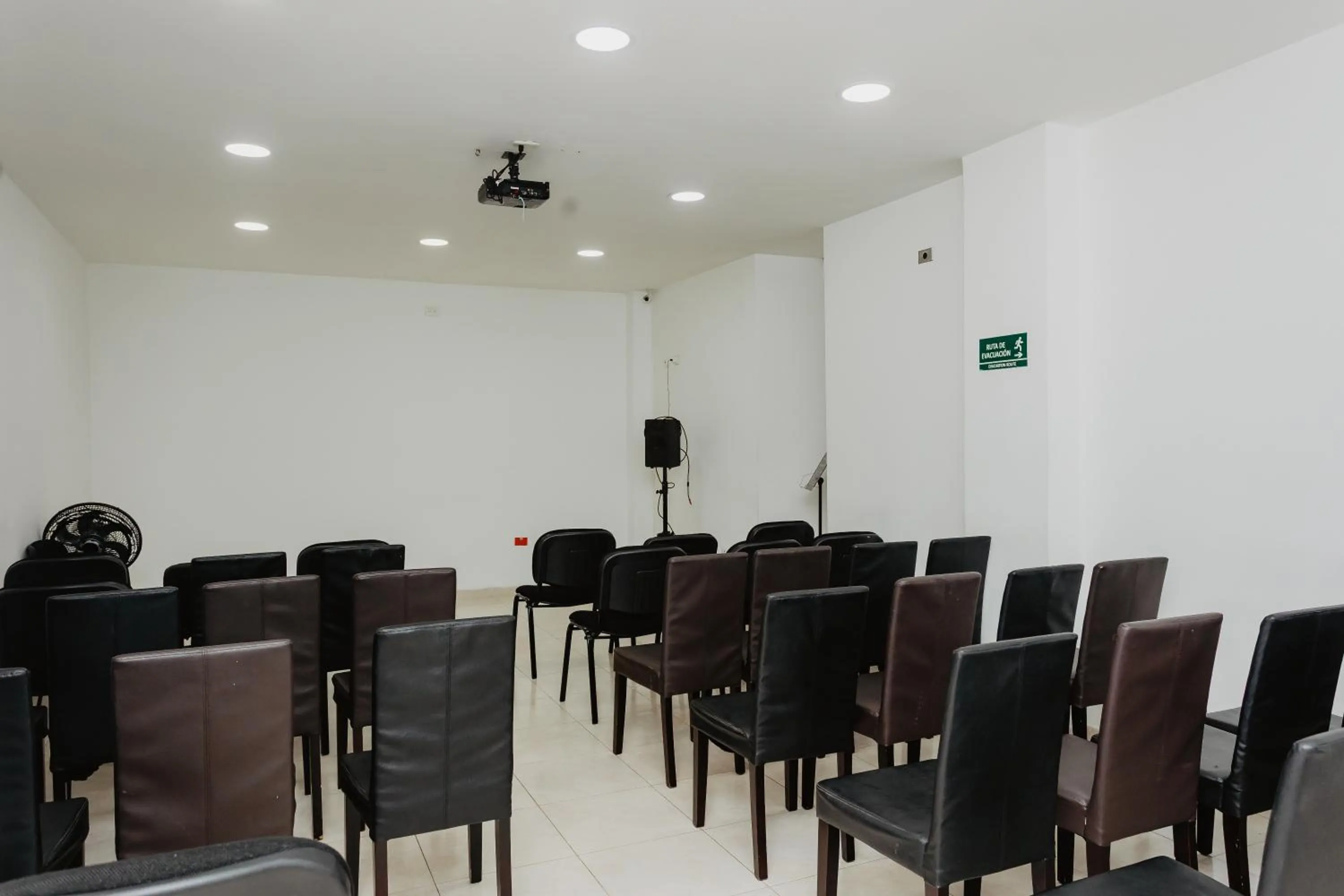 Meeting/conference room in Hotel Plataneras Plaza