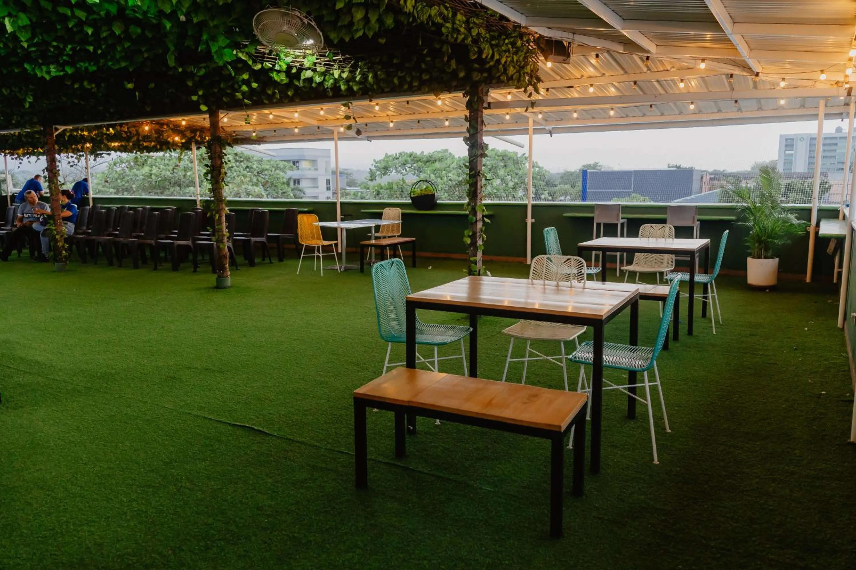 Restaurant/places to eat in Hotel Plataneras Plaza