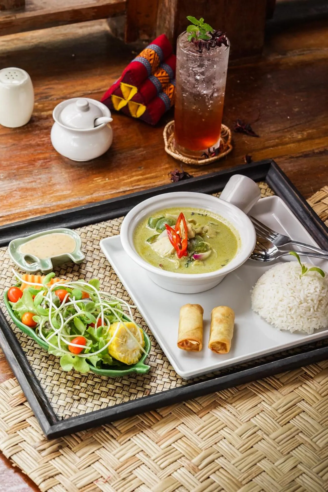 Restaurant/places to eat in Buri Gallery House