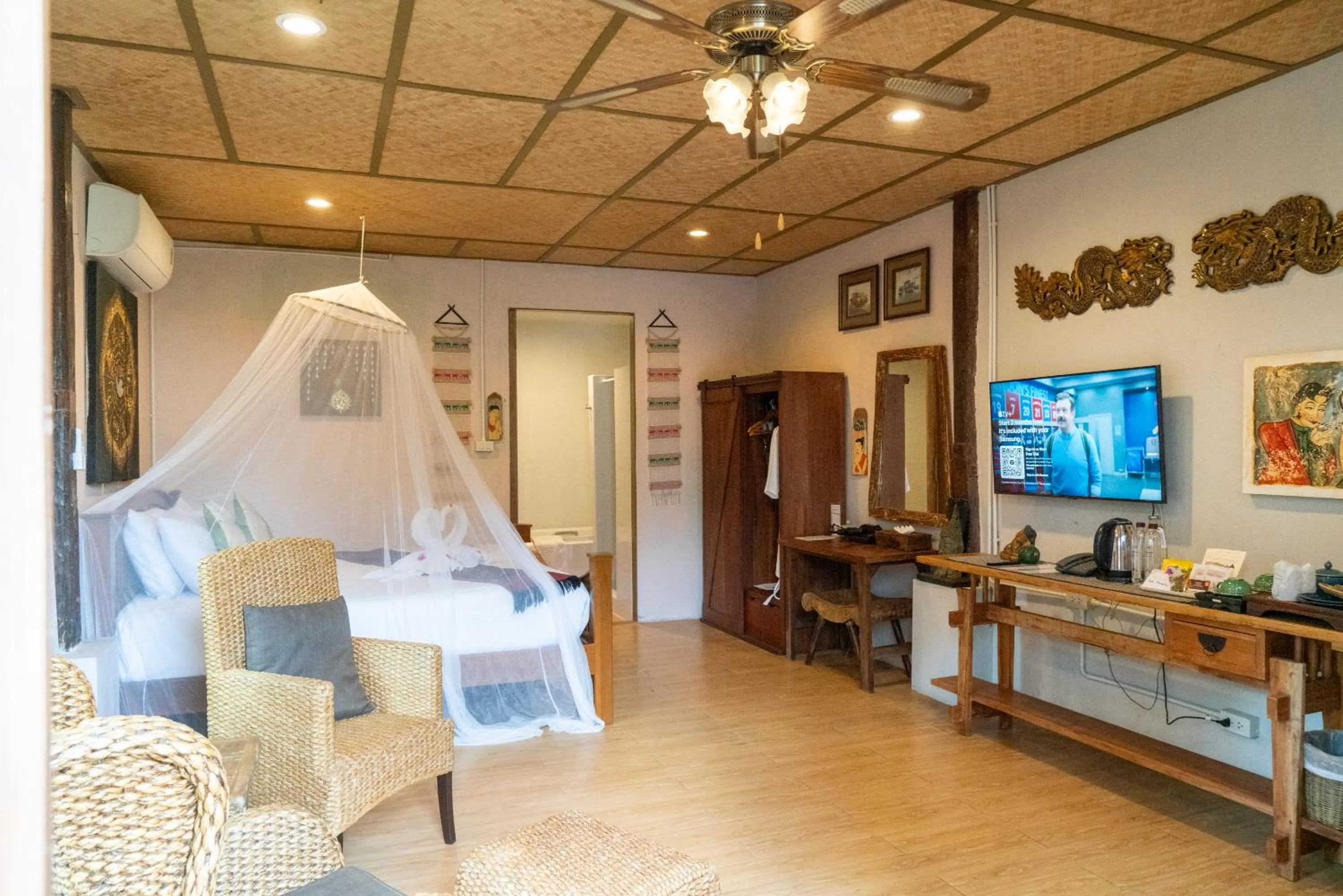 TV and multimedia in Buri Gallery House