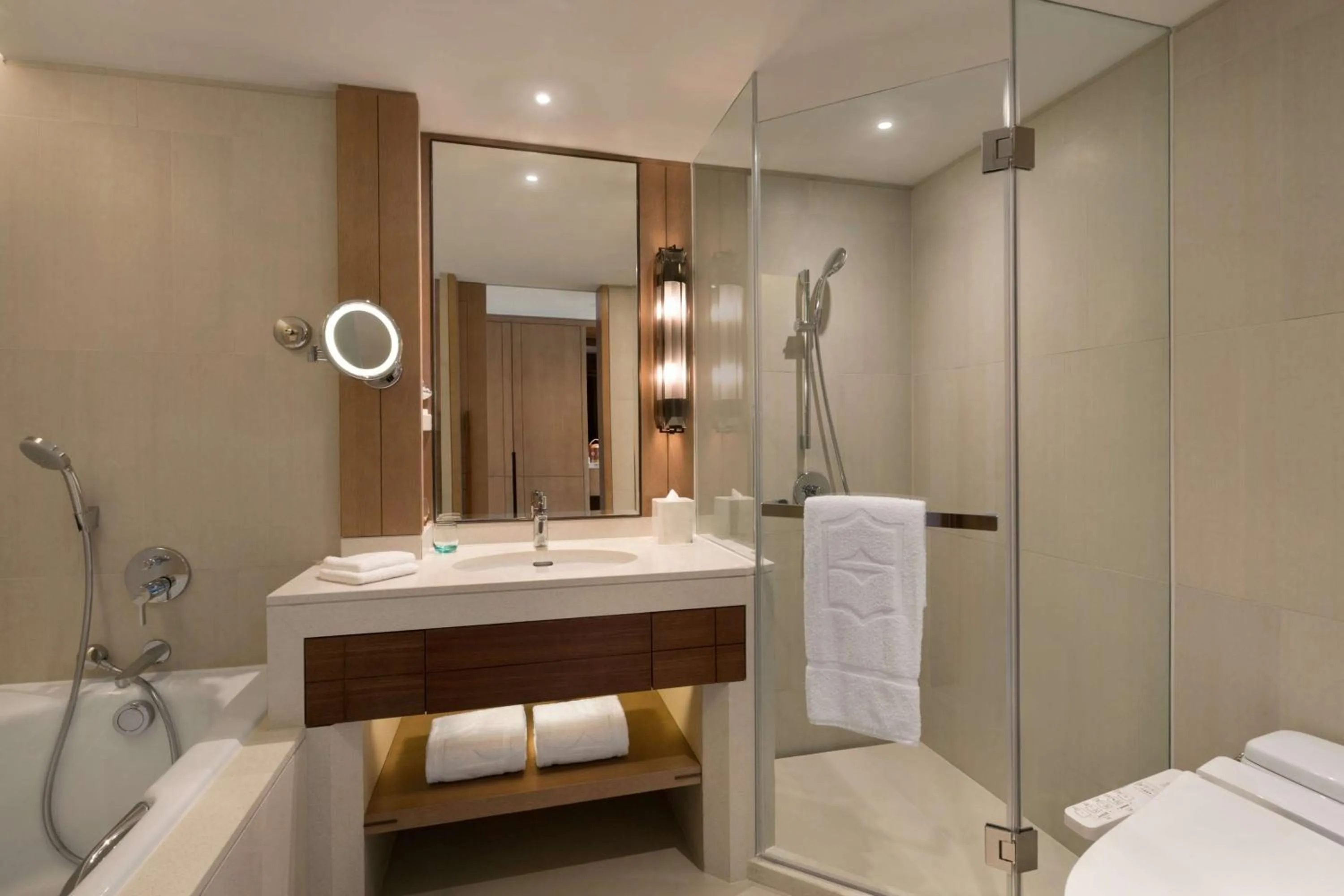 Bathroom in Shangri-La Qingdao