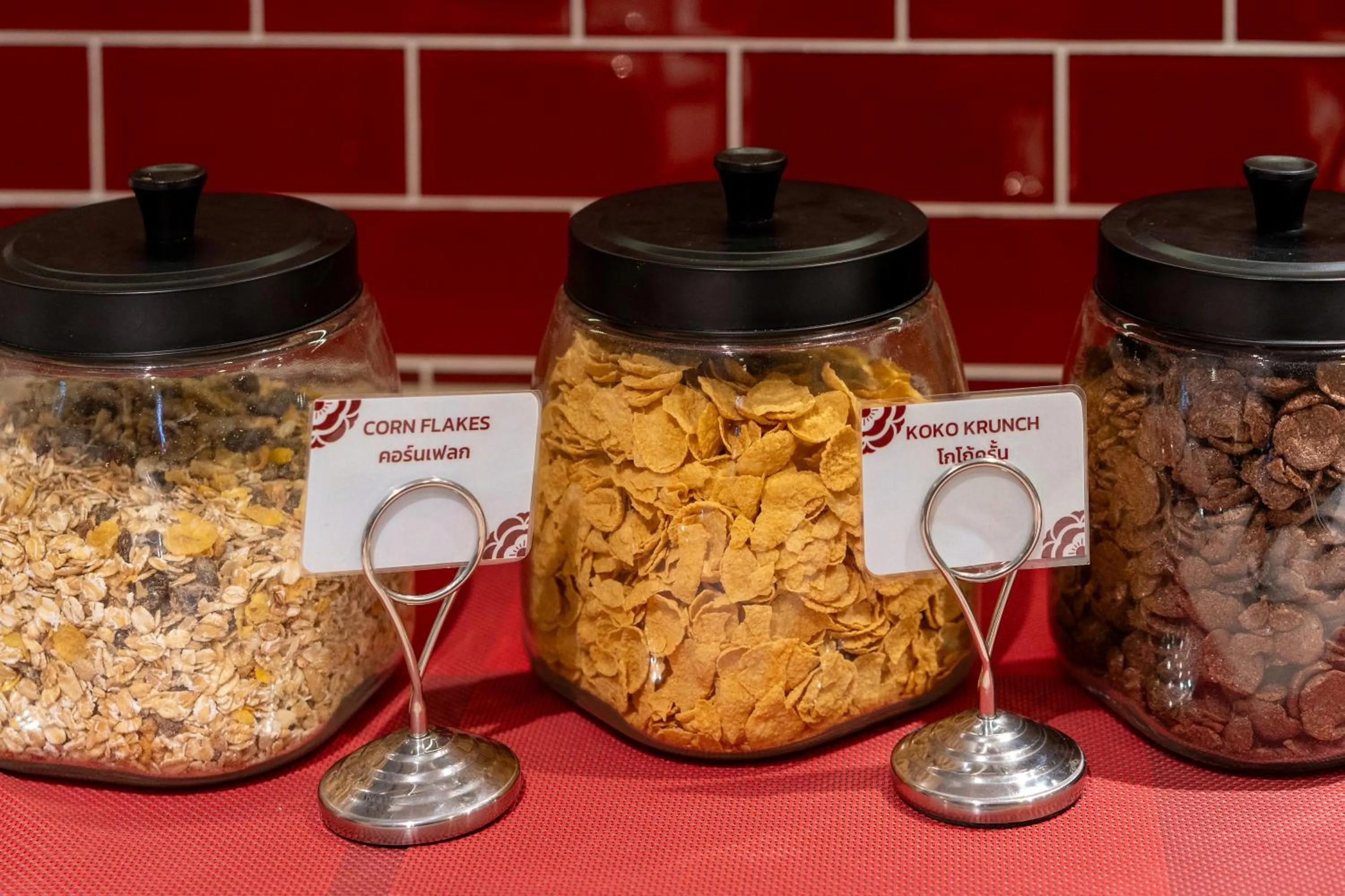 Restaurant/places to eat in Hotel Midtown Ratsada