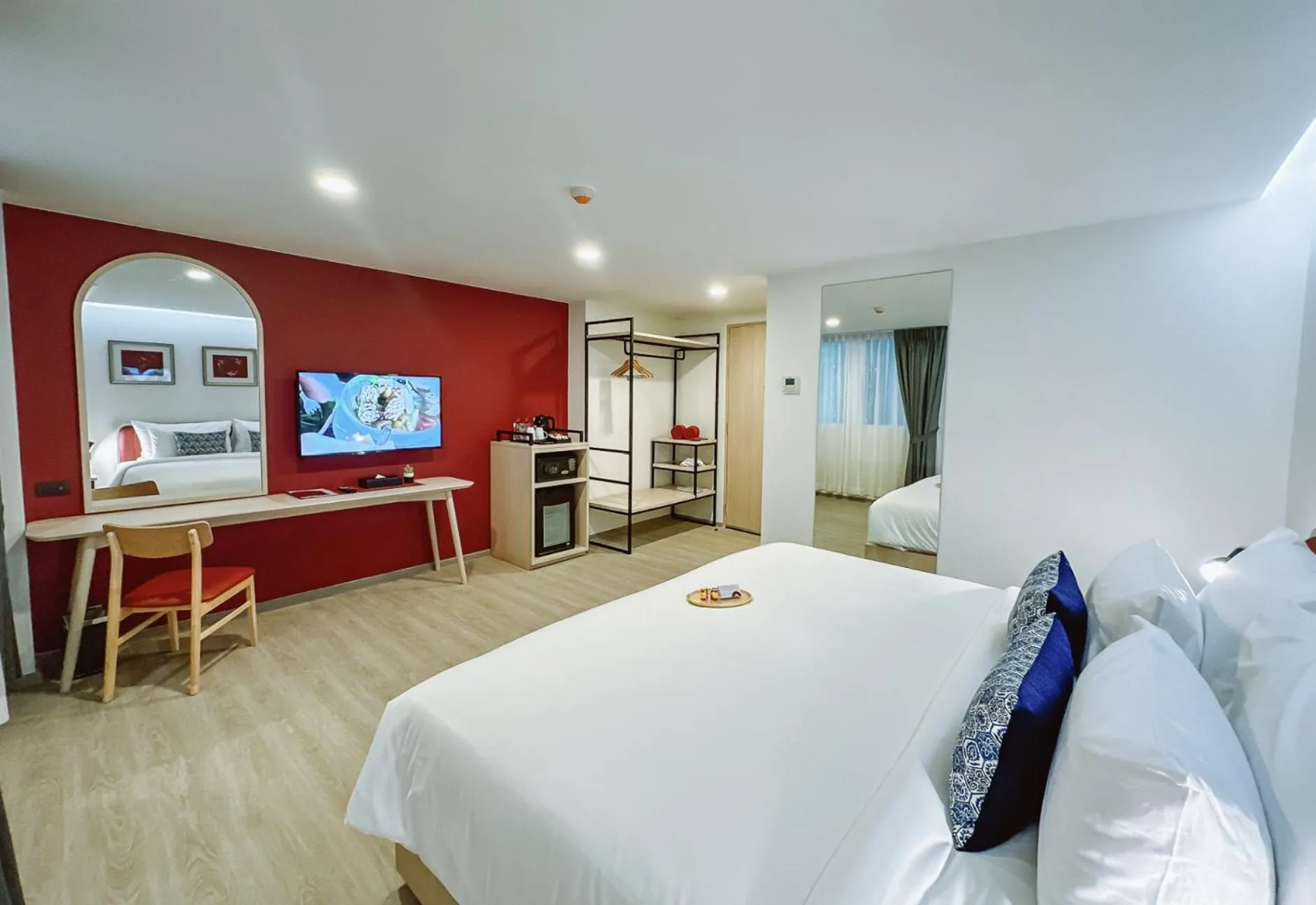 Bedroom, Bed in Hotel Midtown Ratsada