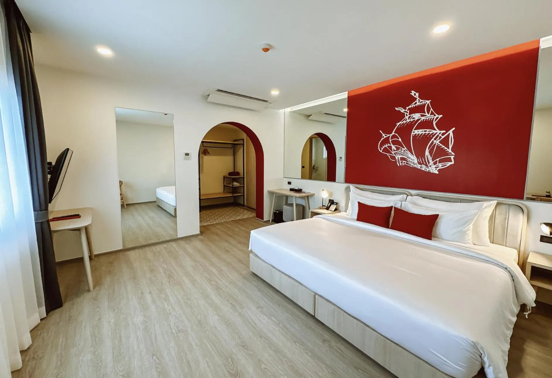 Bedroom, Bed in Hotel Midtown Ratsada