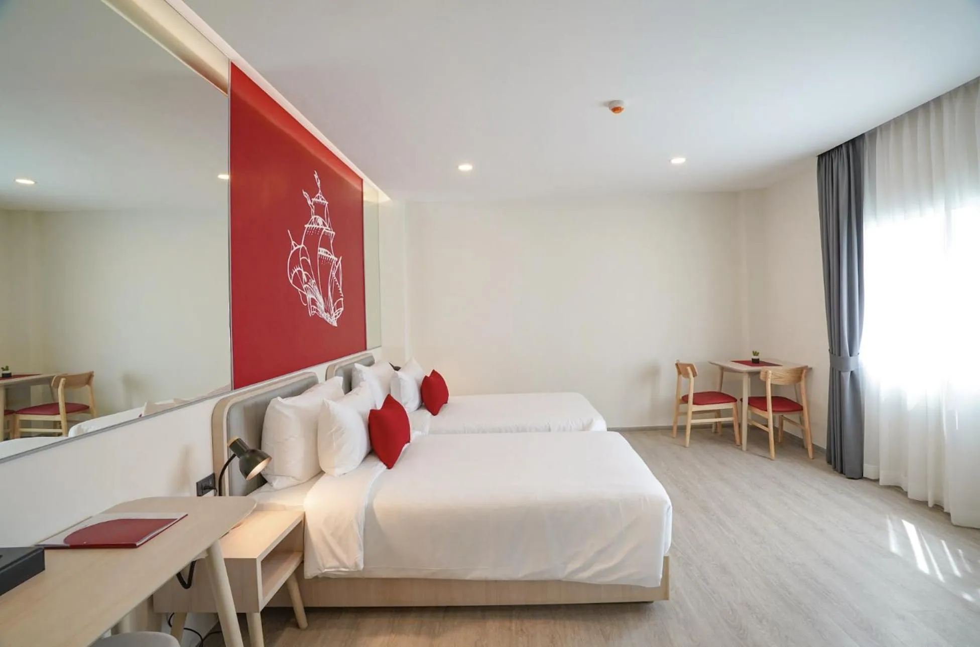 Bedroom, Bed in Hotel Midtown Ratsada