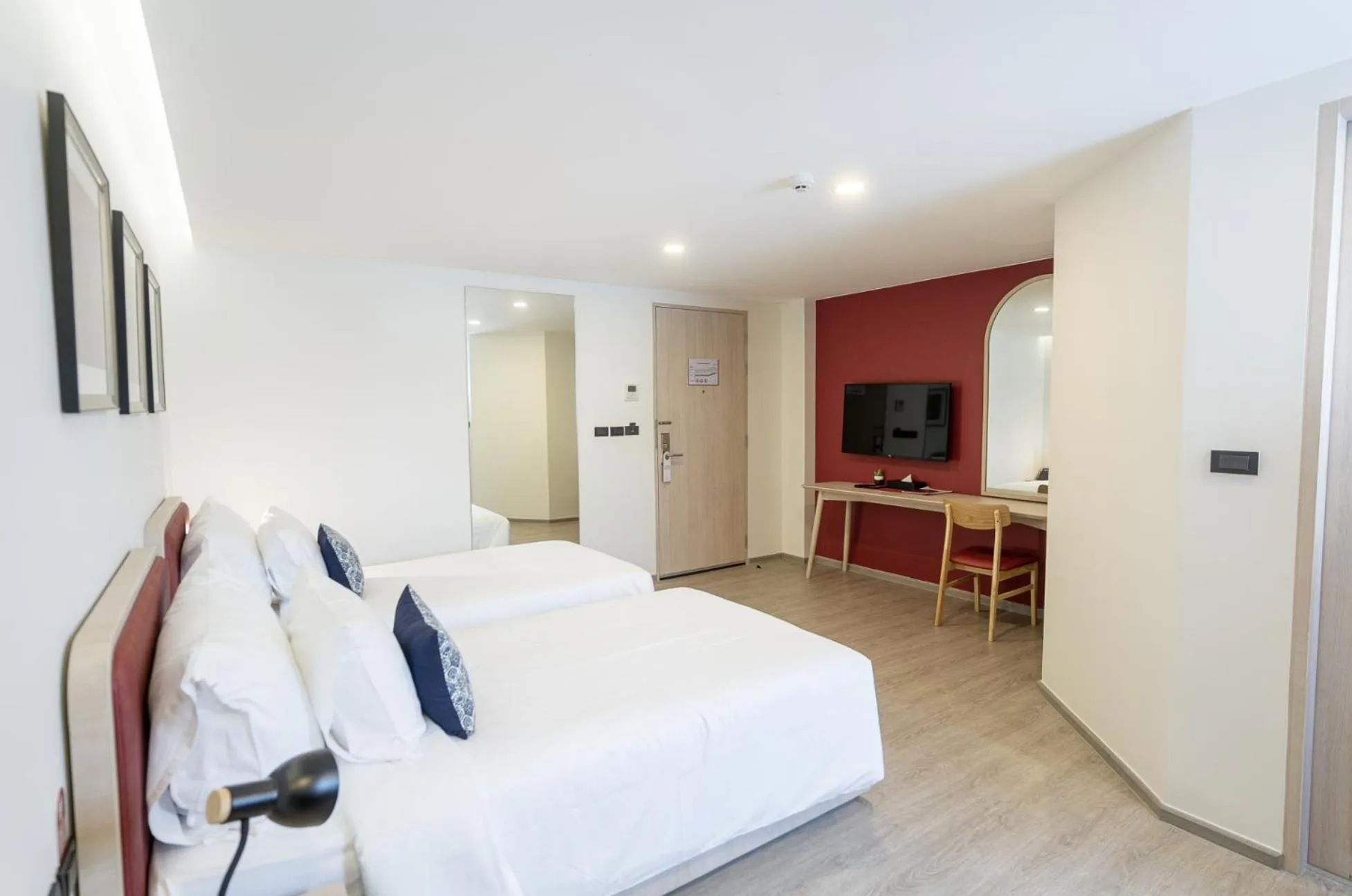 Bedroom, Bed in Hotel Midtown Ratsada