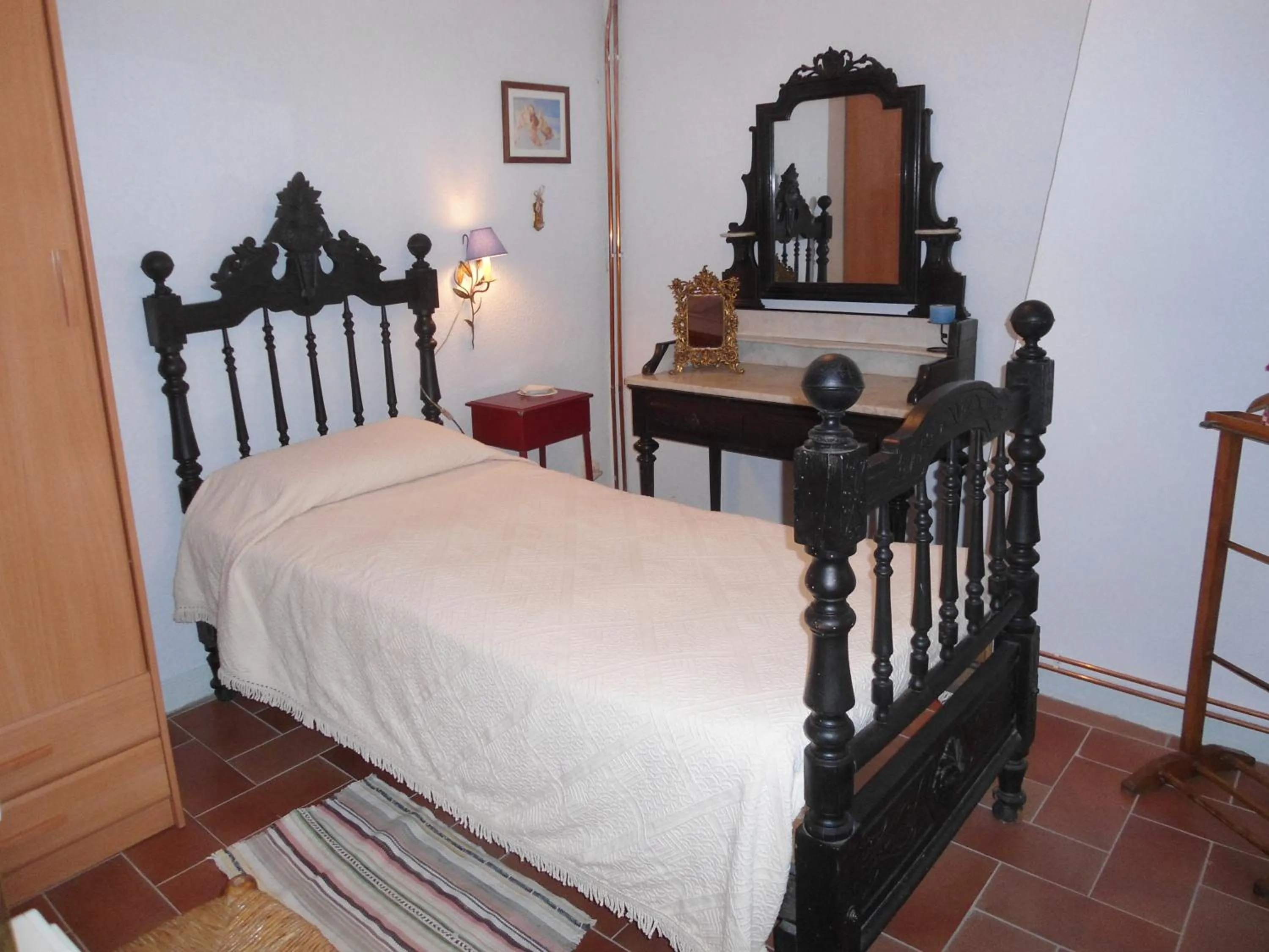 Bedroom, Bed in Cal Son