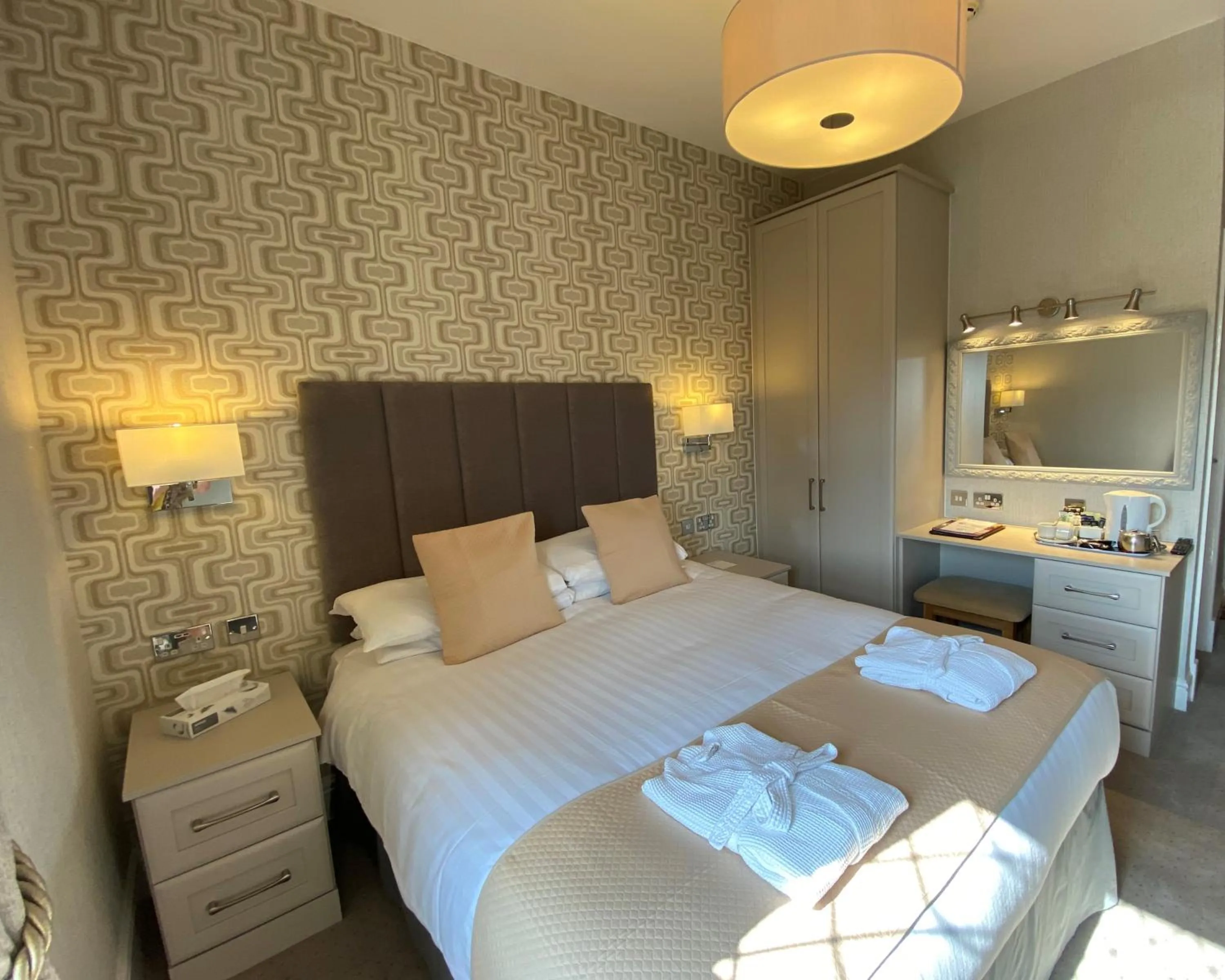 Bedroom, Bed in Bedford Hotel