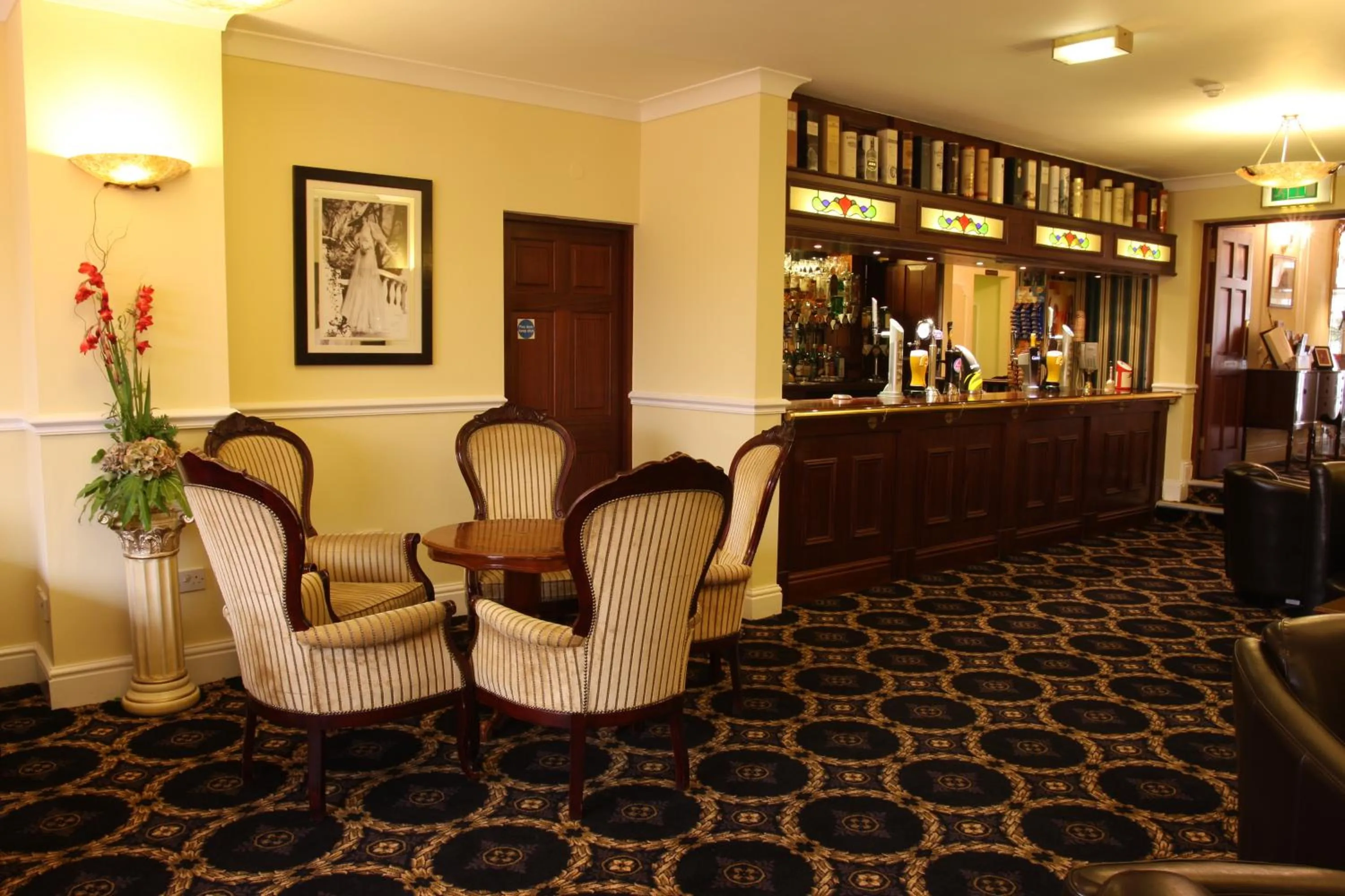 Lounge or bar in Bedford Hotel