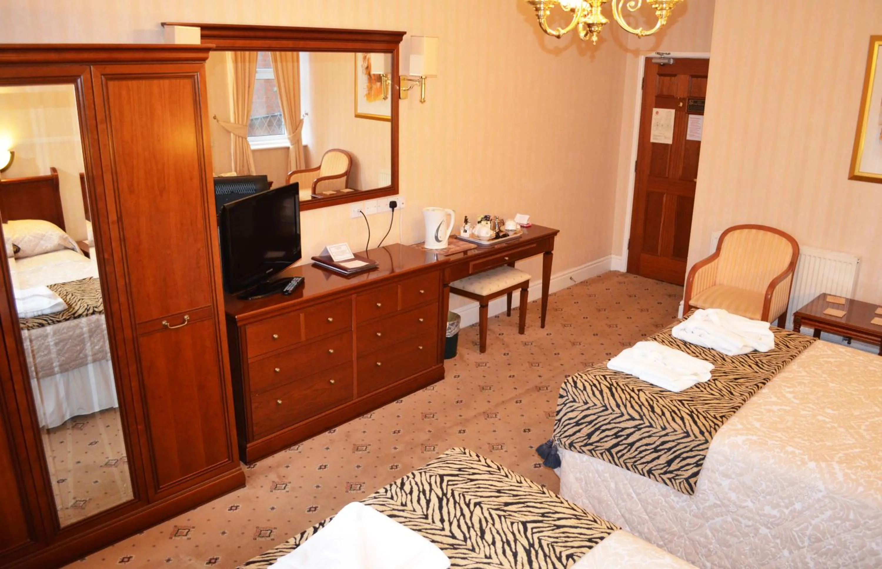 Decorative detail, Bed in Bedford Hotel