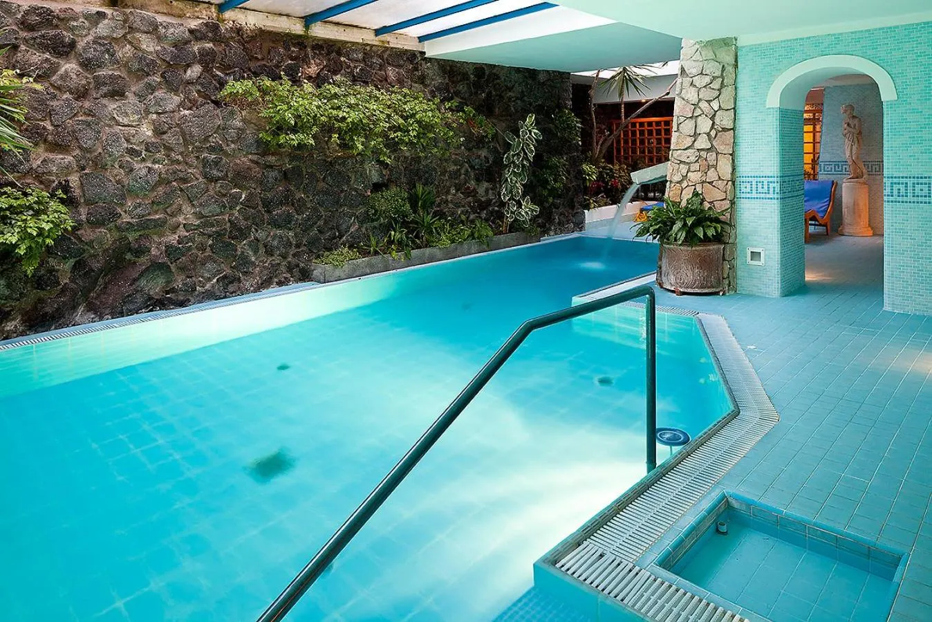 Swimming pool in Grand Hotel Il Moresco