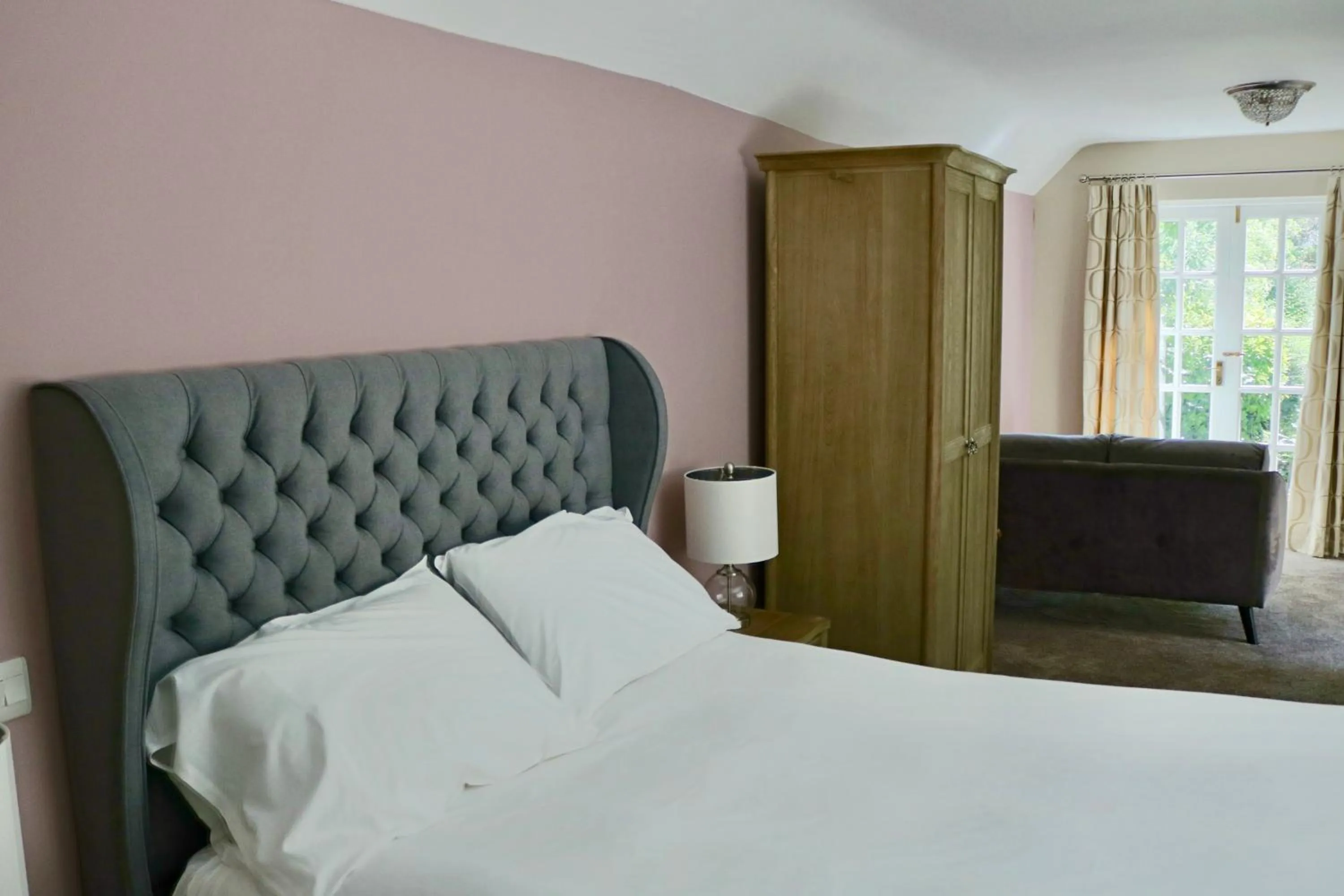 Bed in The Cottage Hotel