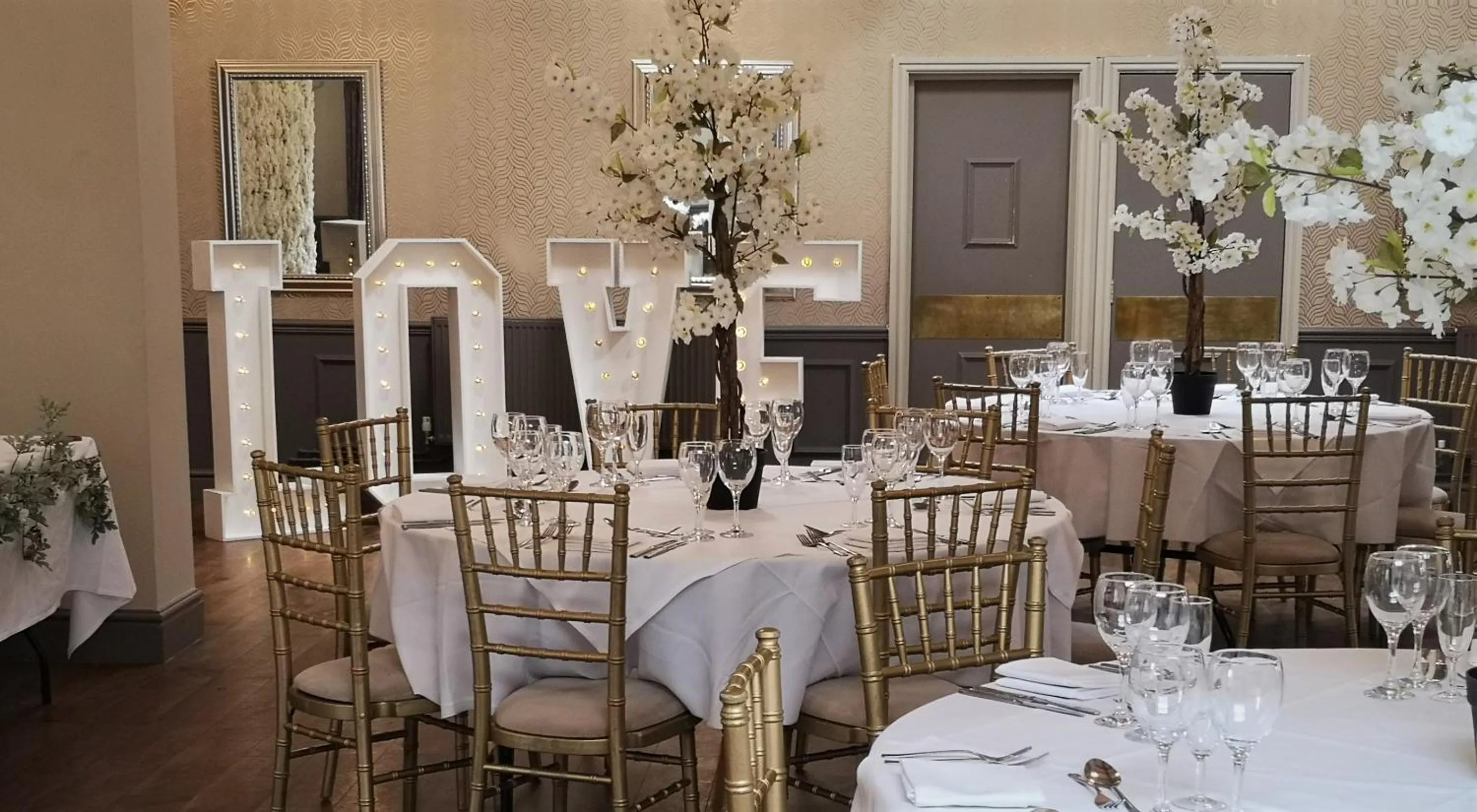 wedding in The Cottage Hotel