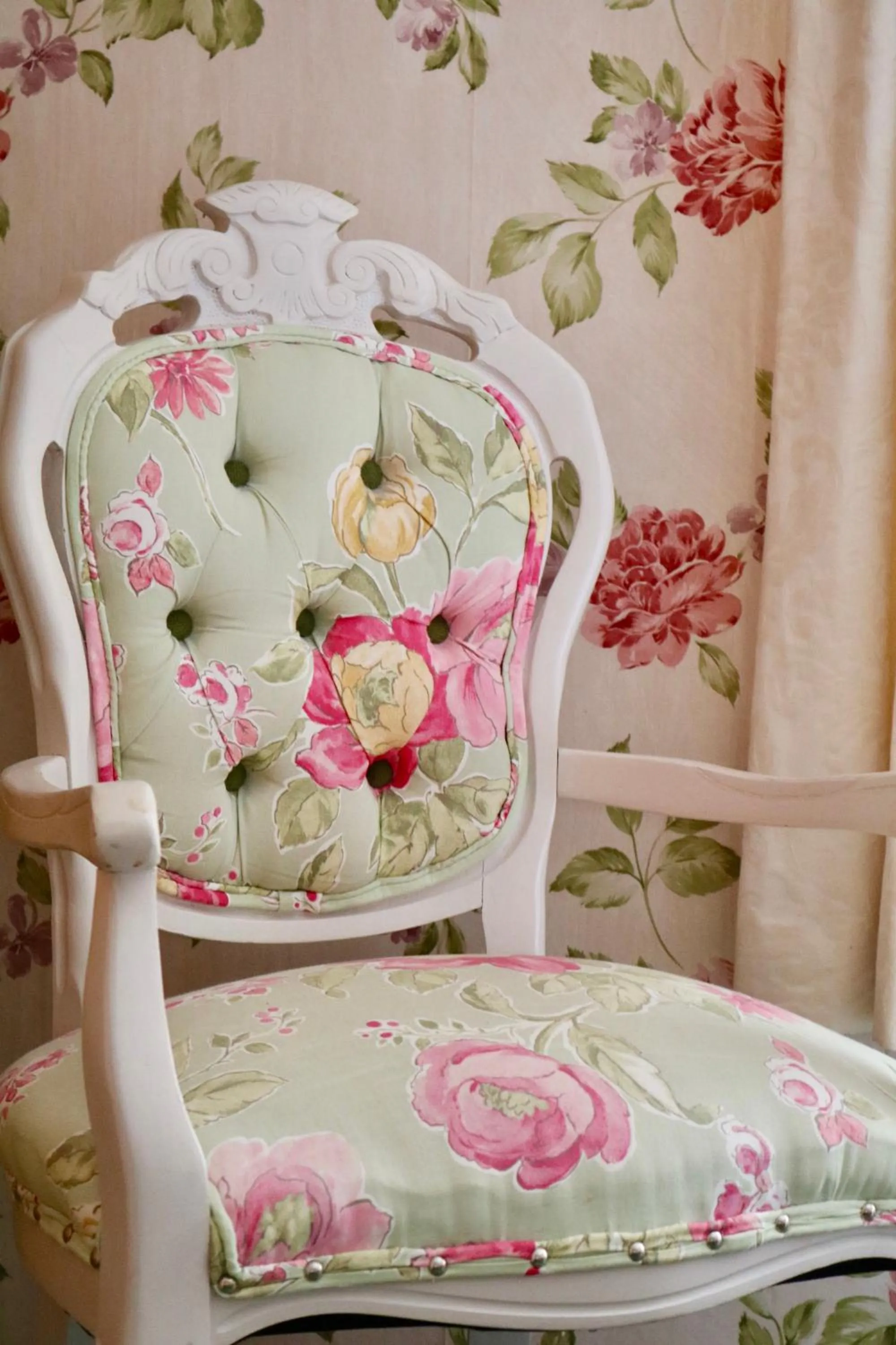 Living room in The Cottage Hotel