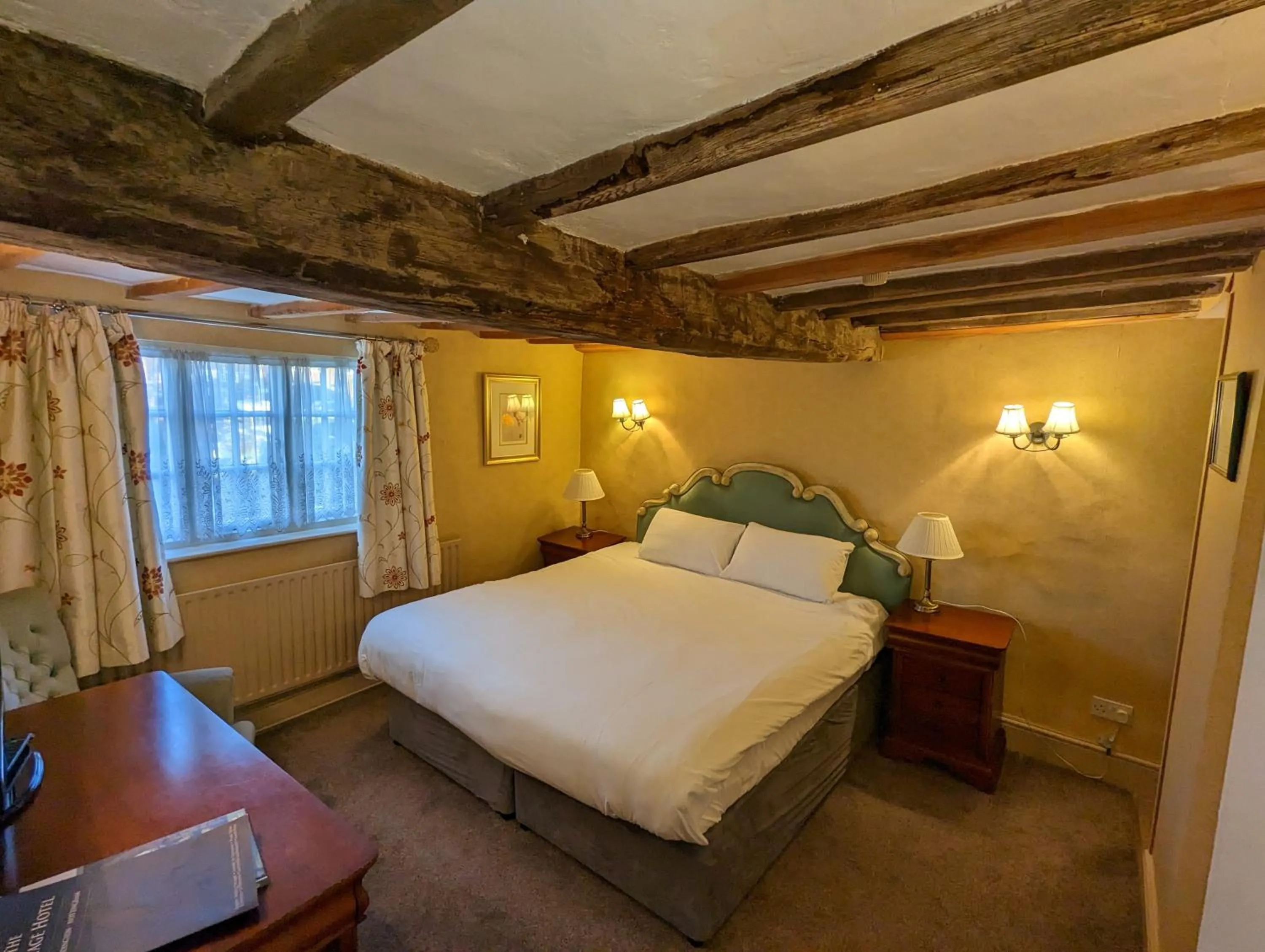 Bedroom, Bed in The Cottage Hotel