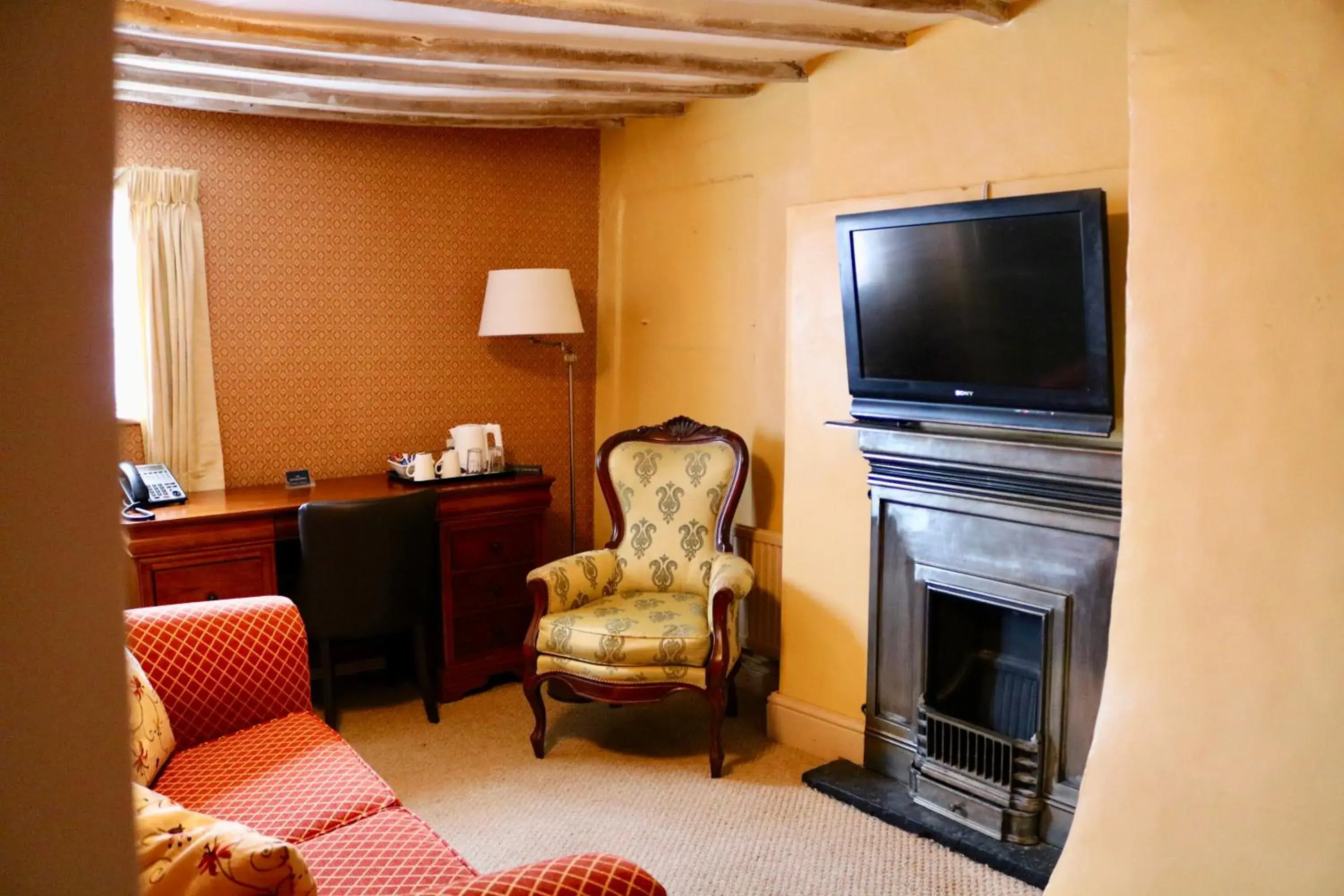 Suite - single occupancy in The Cottage Hotel Suite - single occupancy in The Cottage Hotel