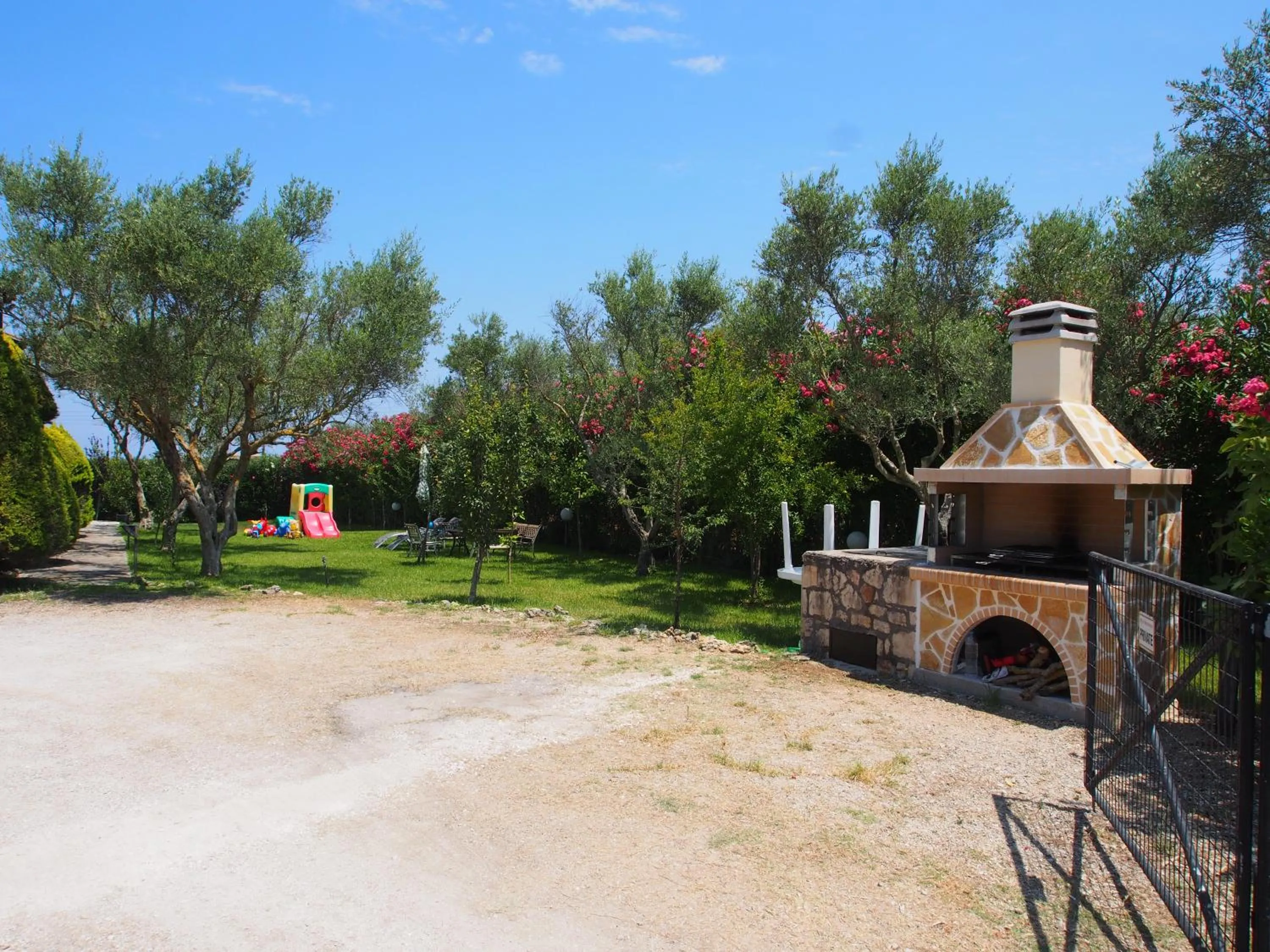 BBQ facilities in Studios Petra