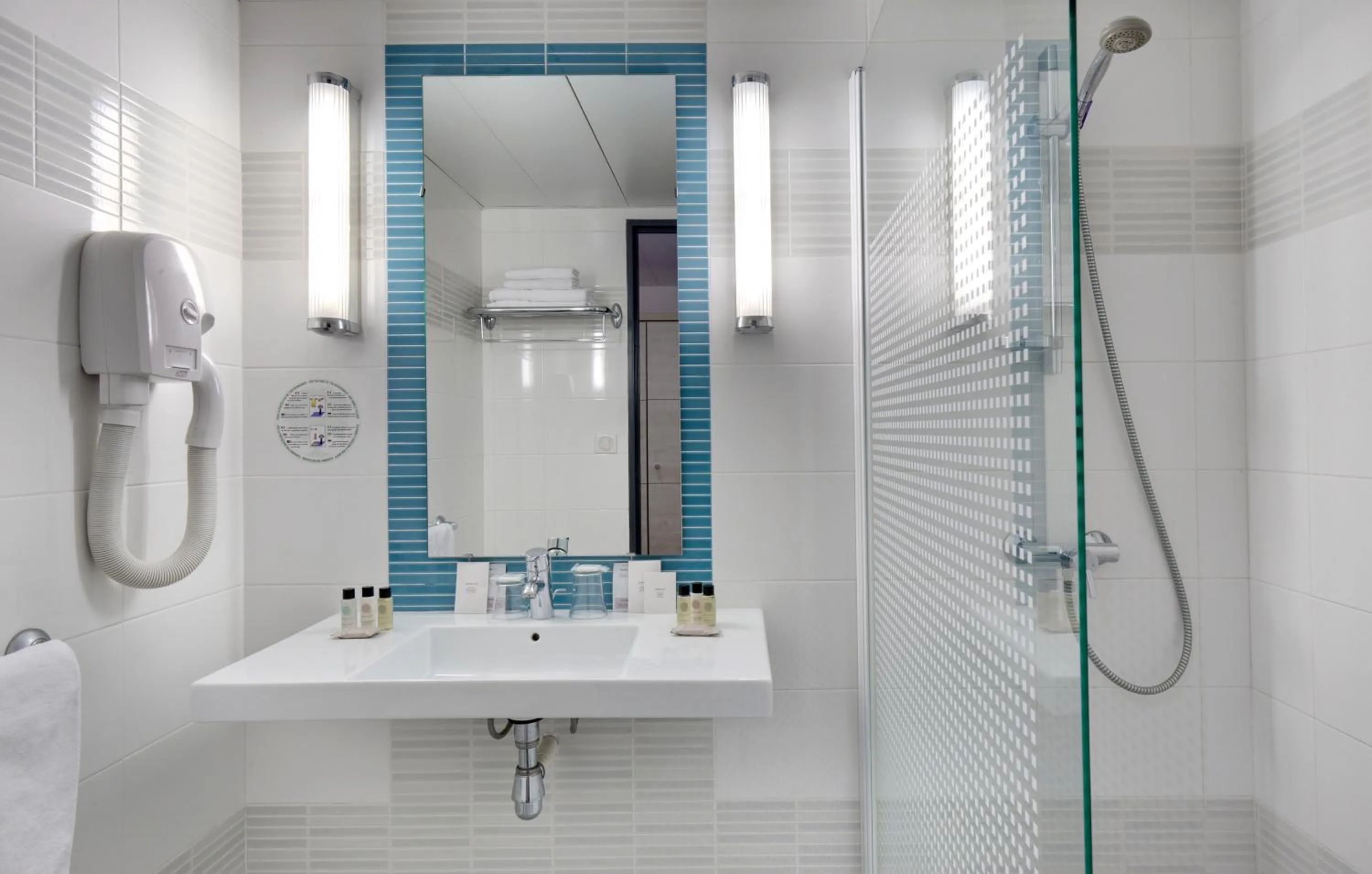 Bathroom in Hôtel Padoue