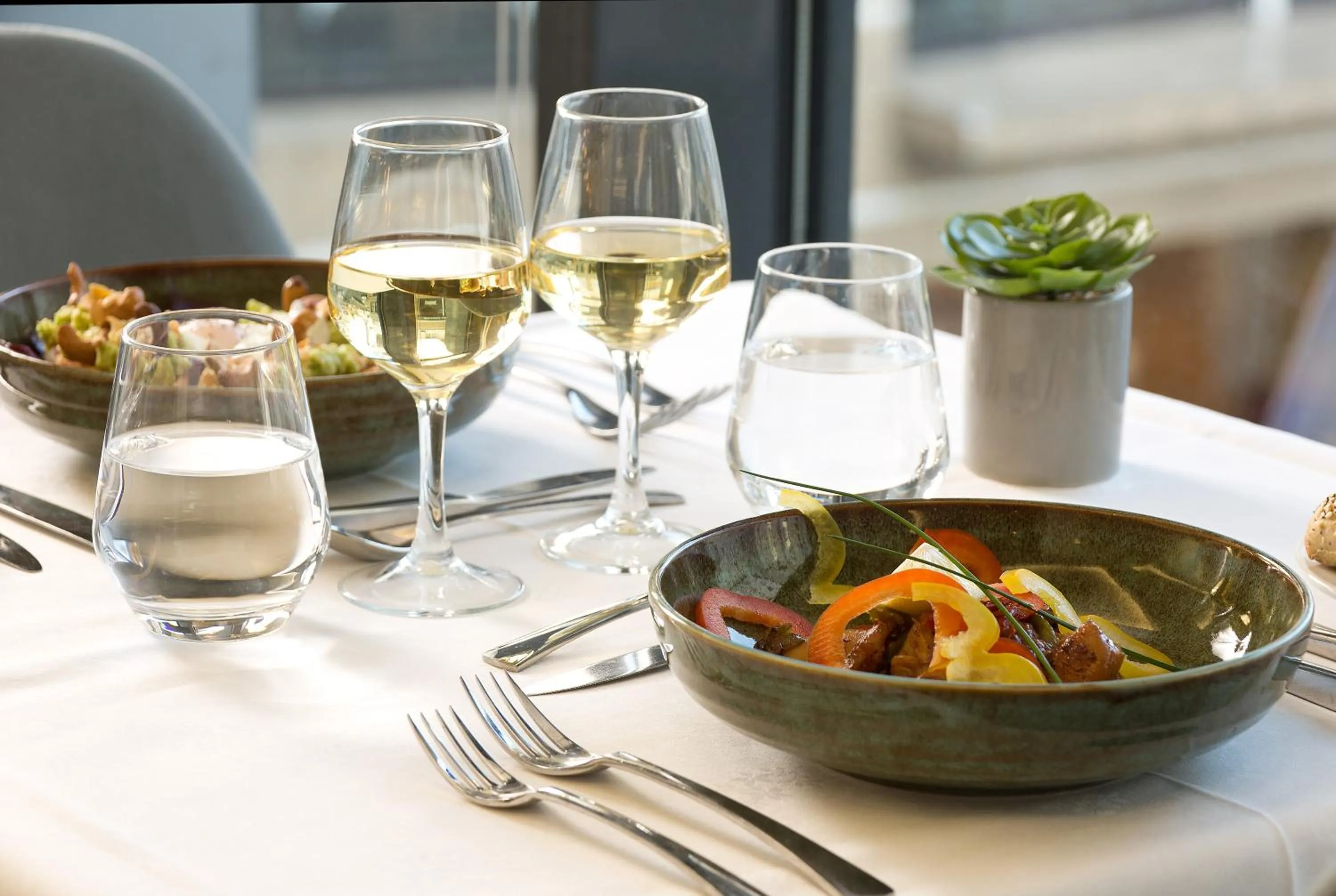 Restaurant/places to eat in Hôtel Padoue