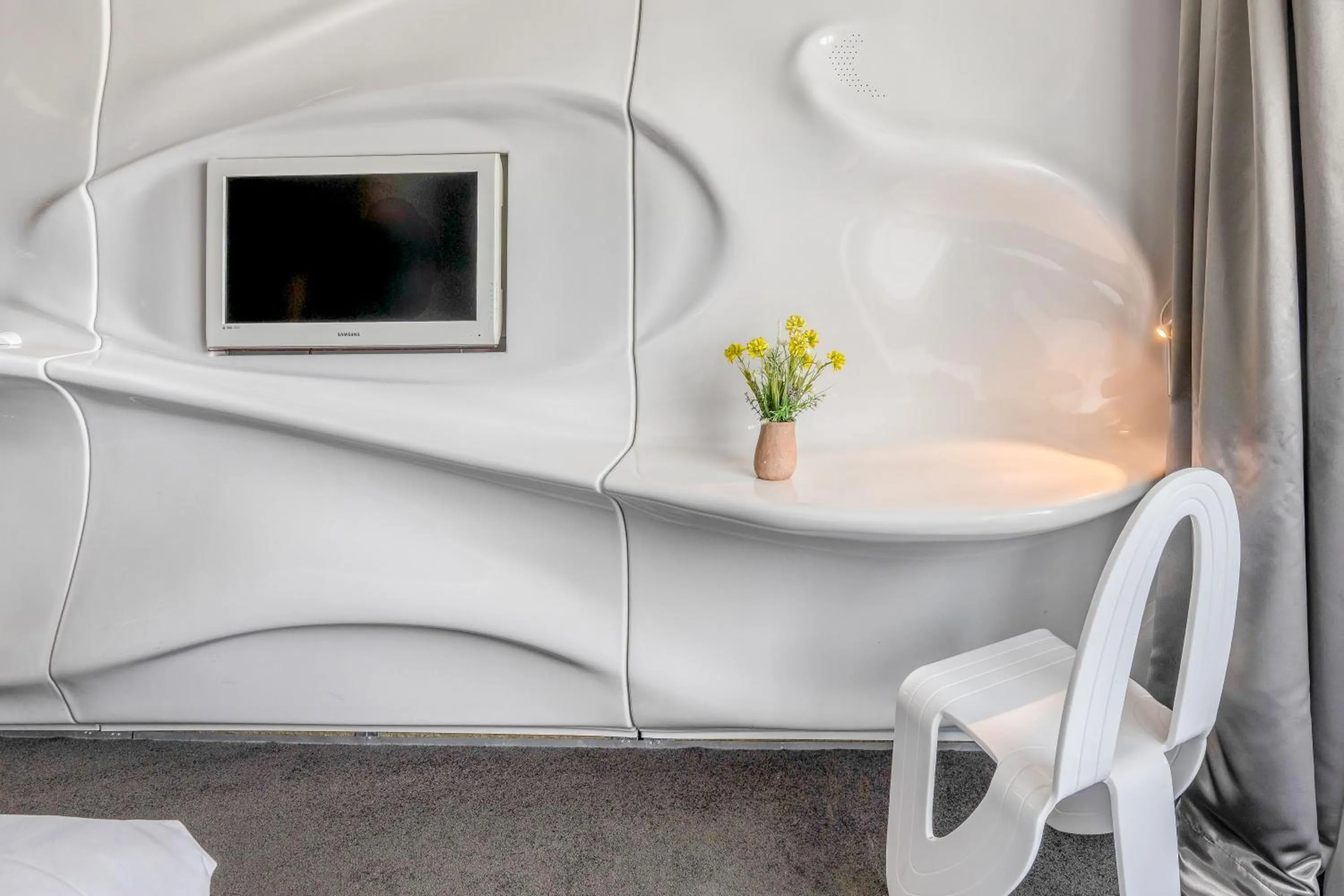 TV and multimedia in Comfort Aparthotel Bassin d'Arcachon