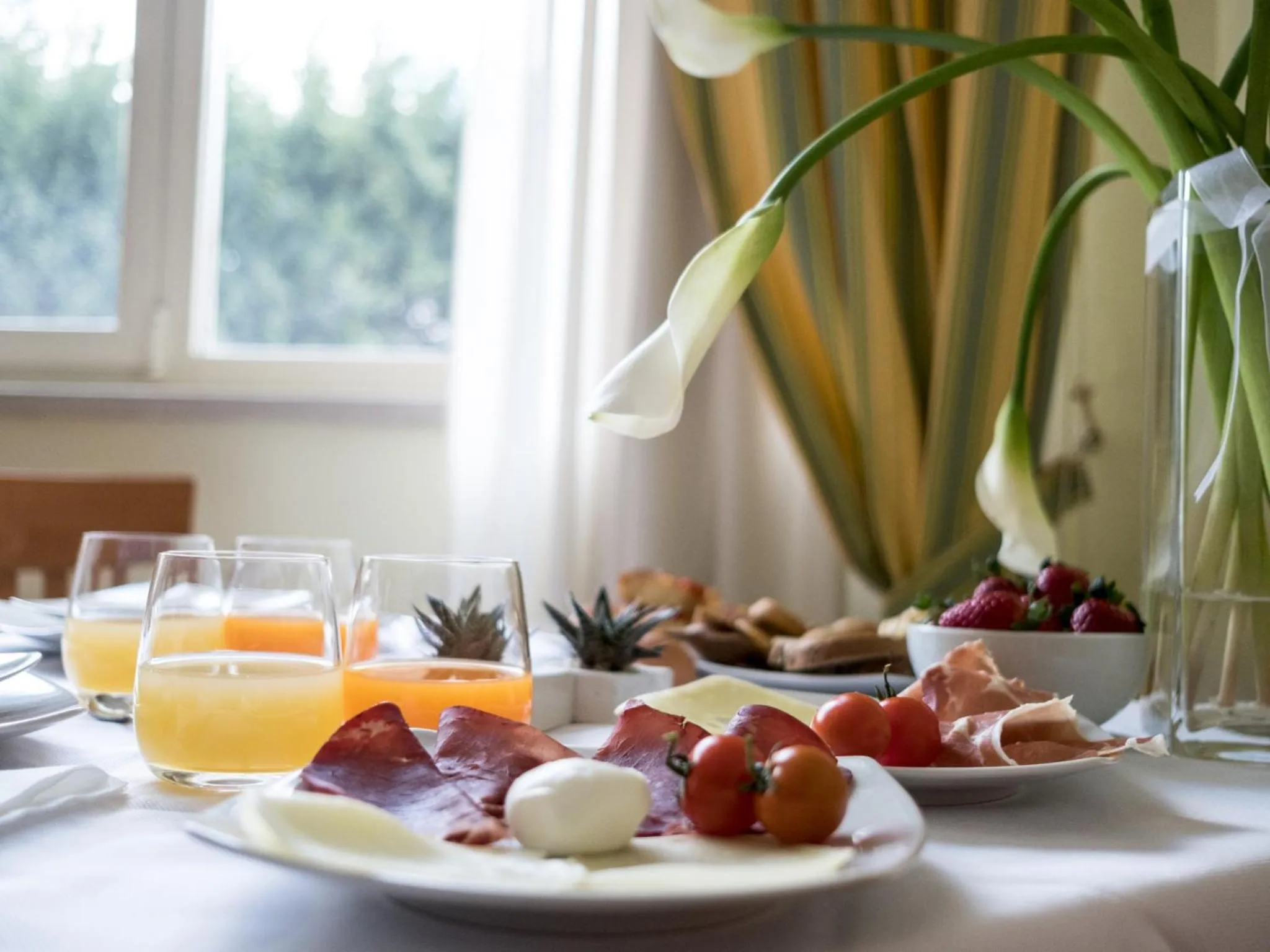 Restaurant/places to eat in Appia Antica Hotel