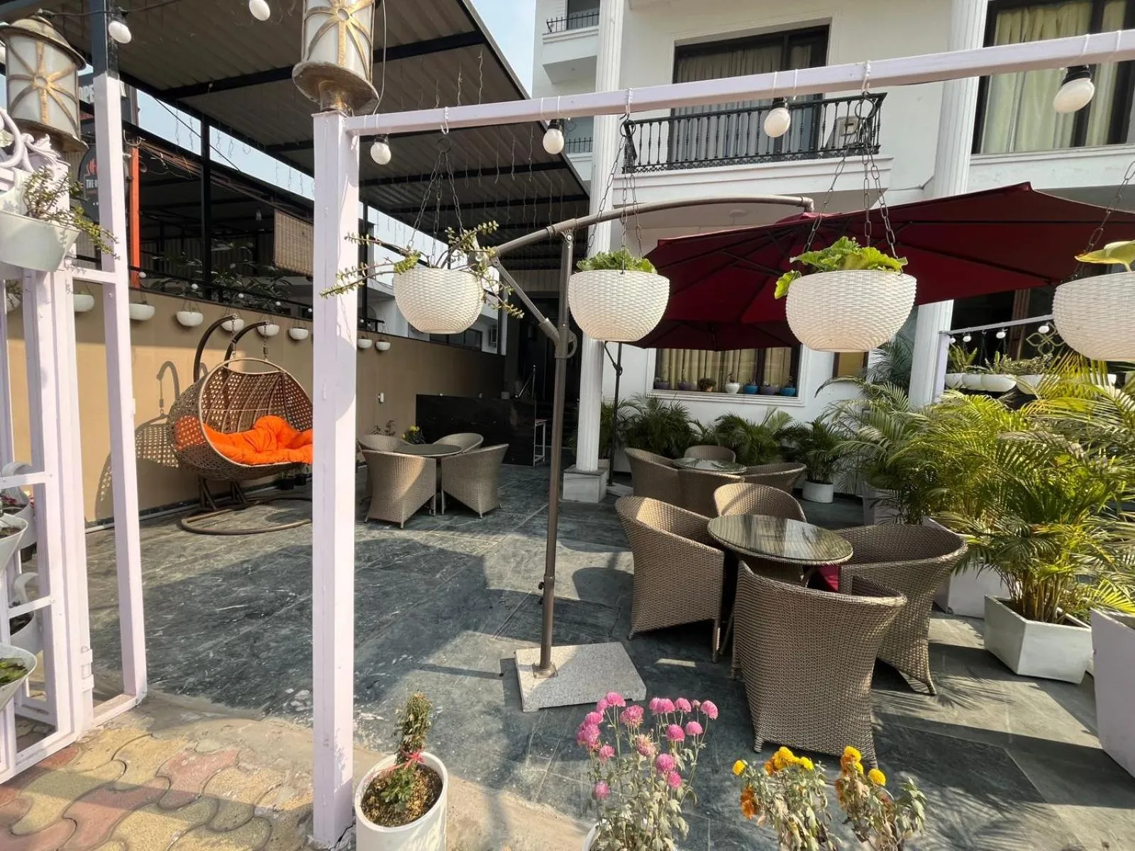 Restaurant/places to eat in Hotel Imperial Park