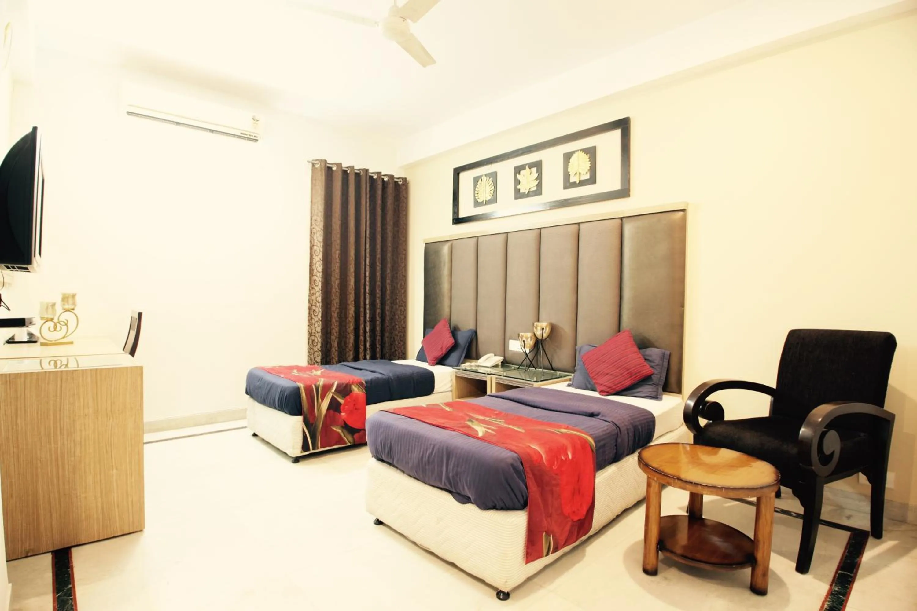 Photo of the whole room in Hotel Imperial Park