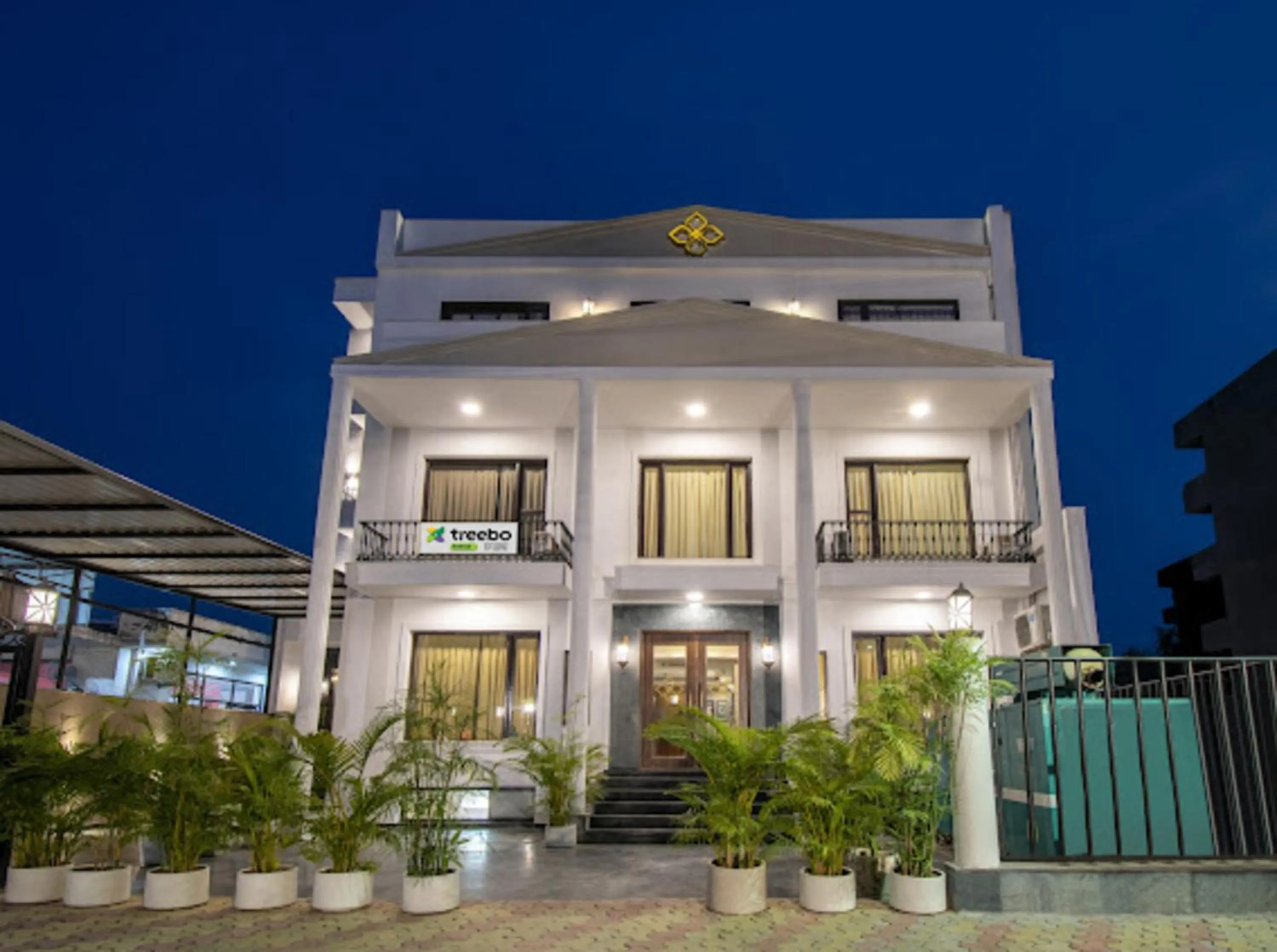 Property building in Hotel Imperial Park