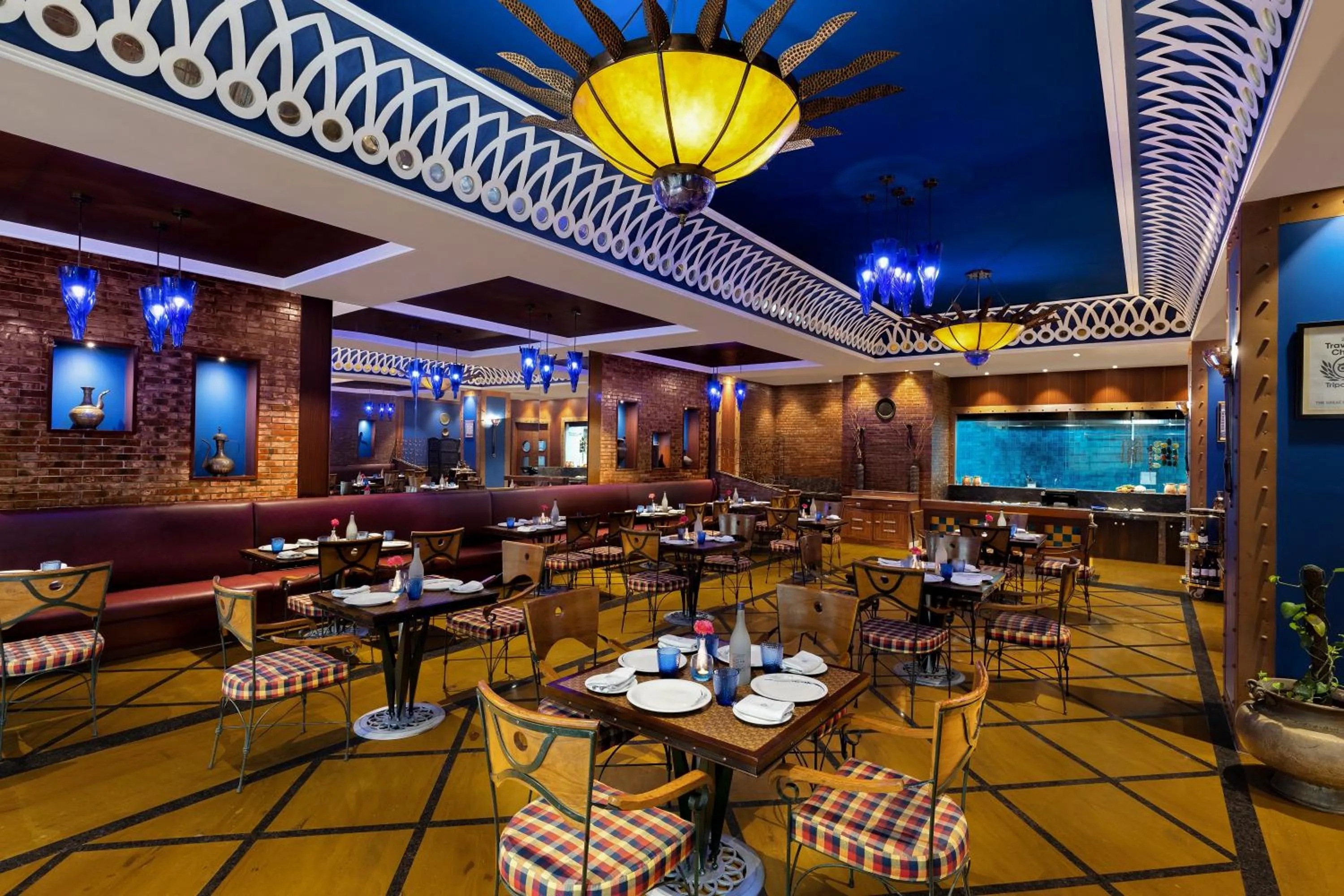 Restaurant/places to eat in Radisson Jaipur City Center