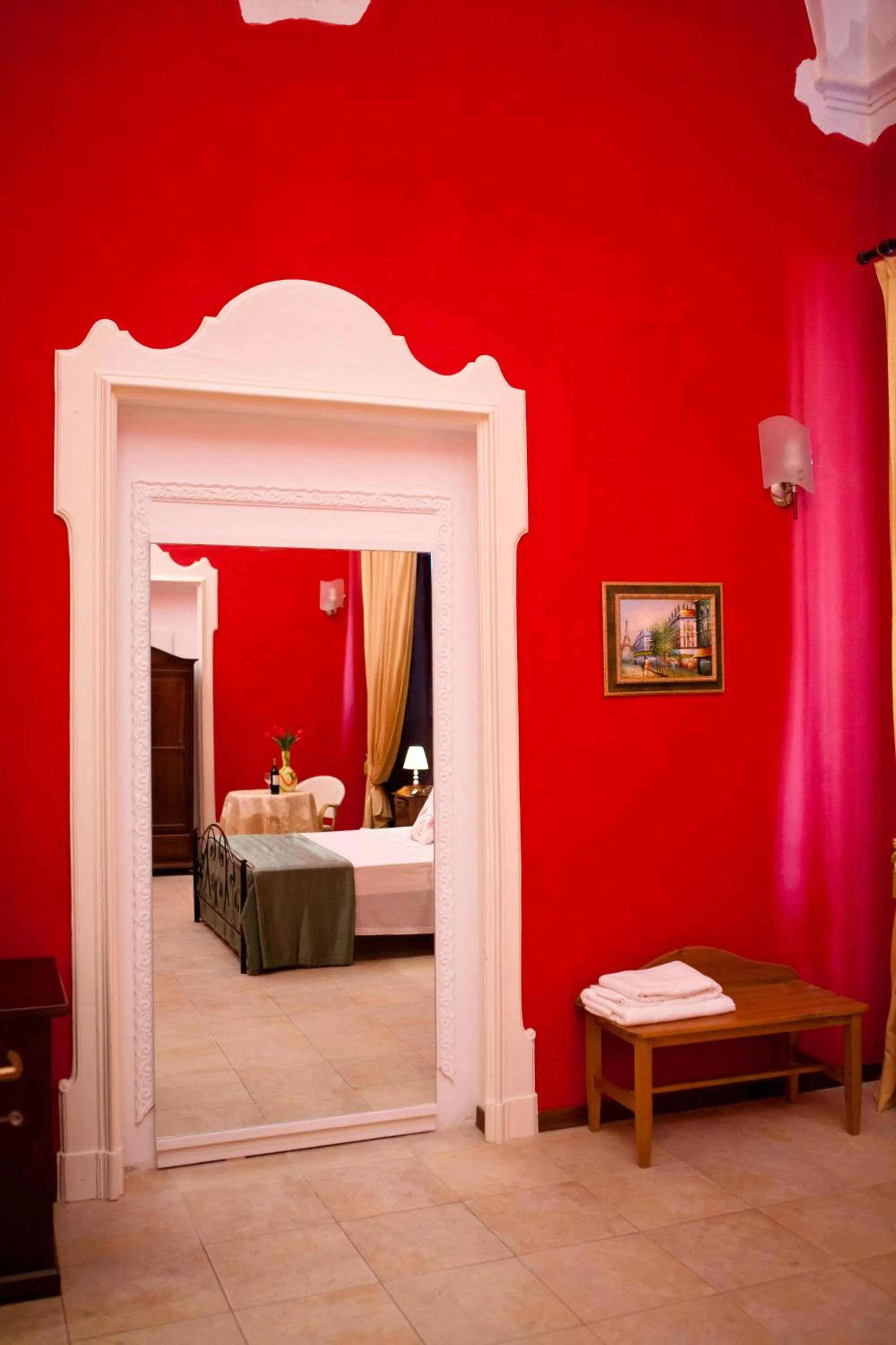 Decorative detail, Bed in B&B Dimora San Vincenzo