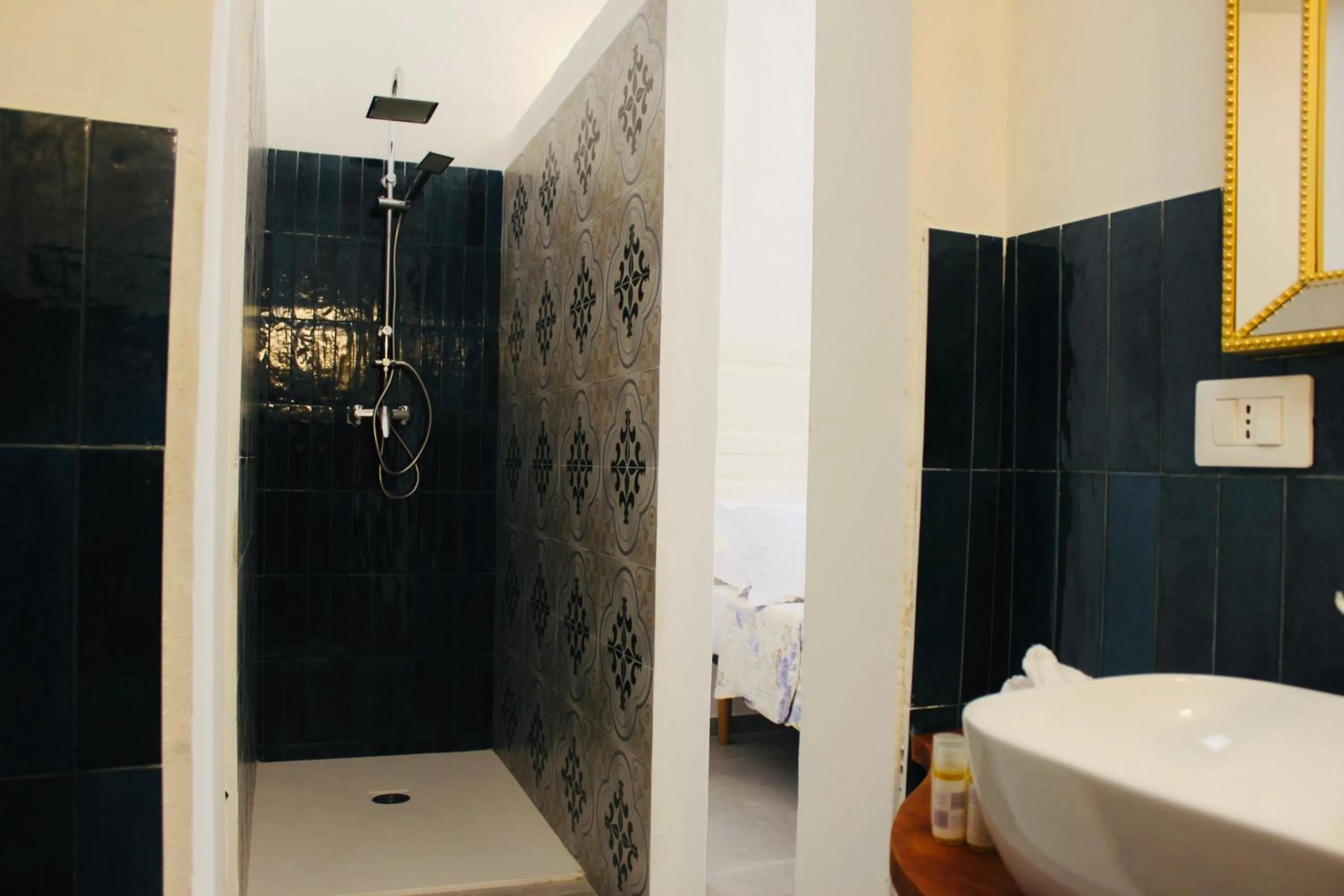 Shower in B&B Dimora San Vincenzo