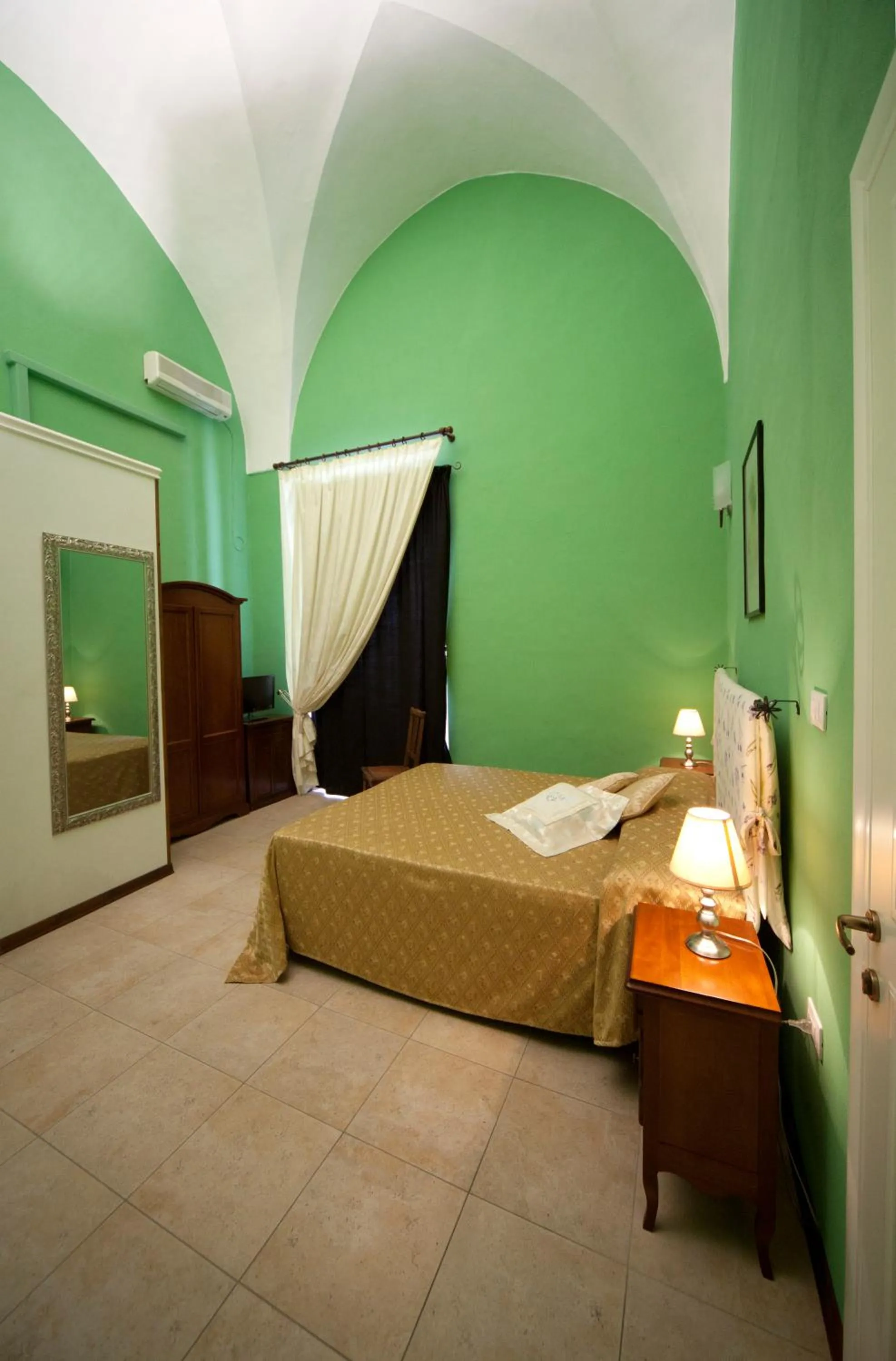 Photo of the whole room, Bed in B&B Dimora San Vincenzo