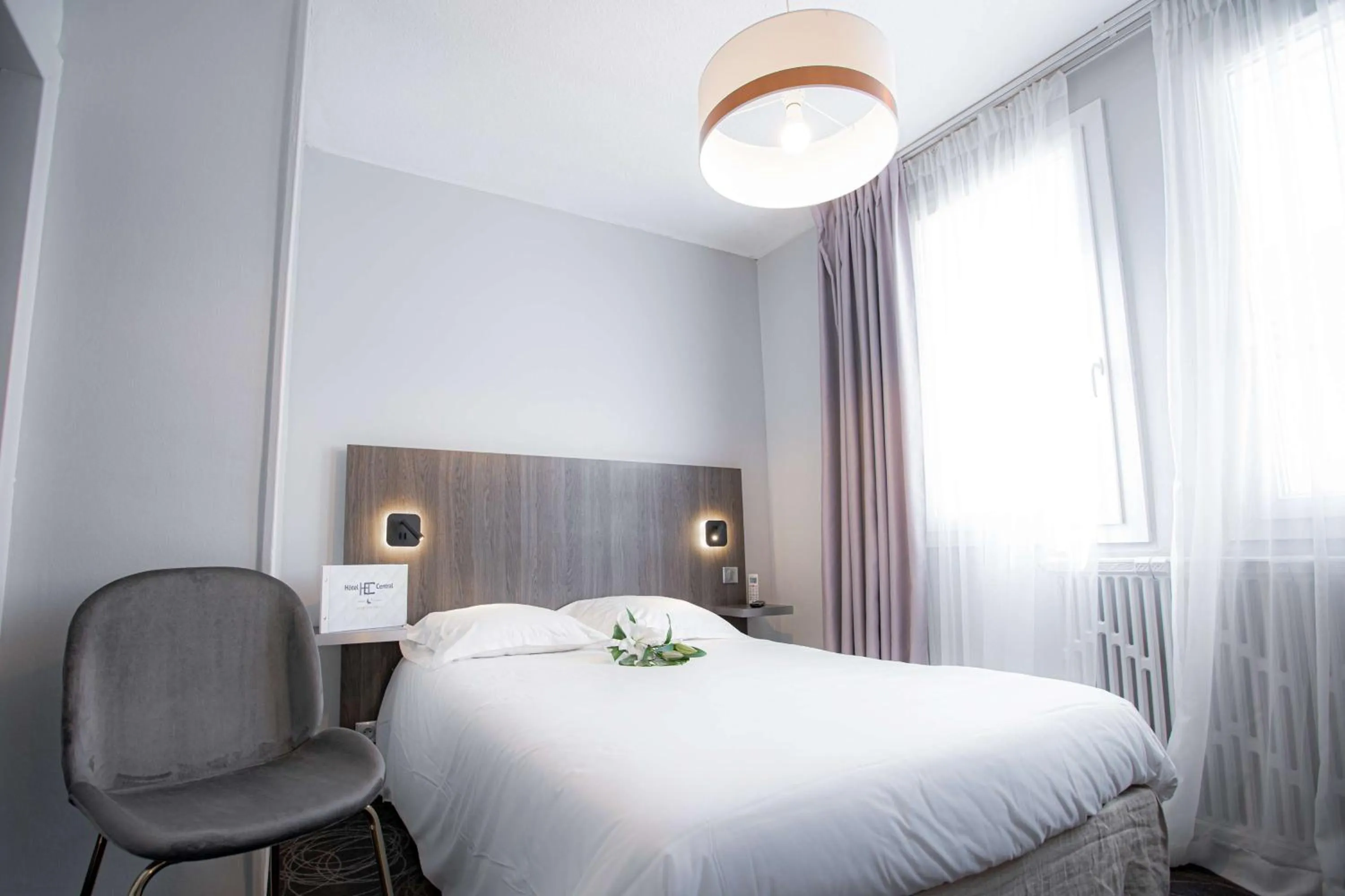 Bed in Hôtel Central