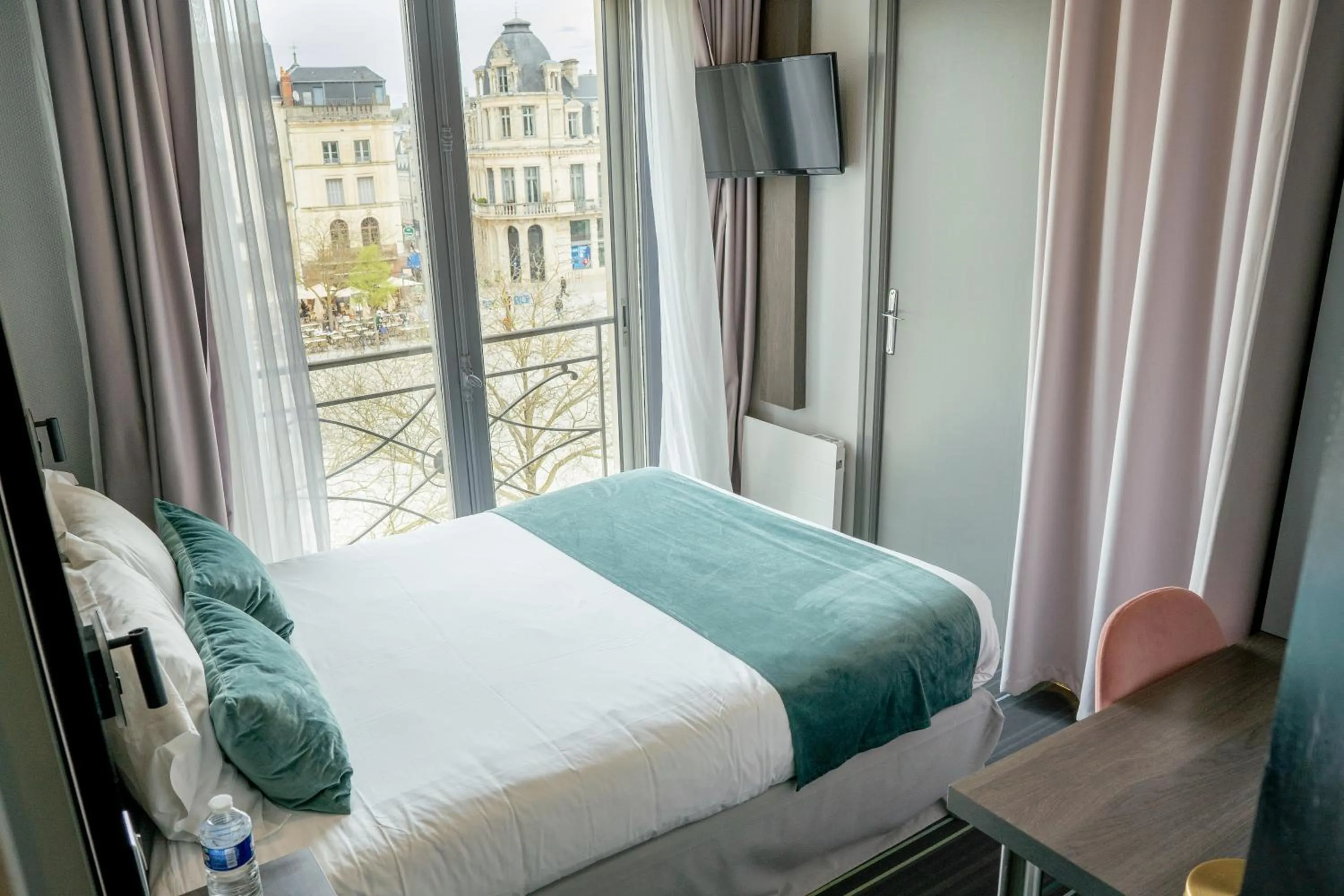 Bed in Hôtel Central