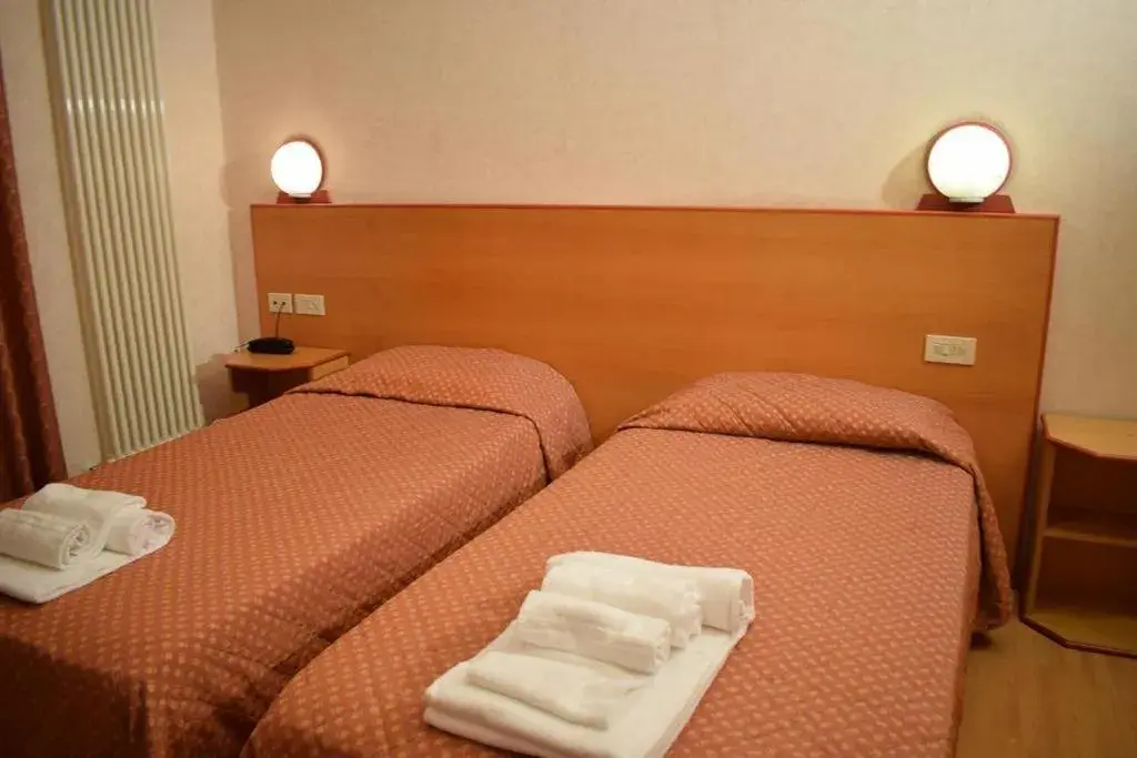 Economy Triple Room - single occupancy in Hotel Baffo Rosso Economy Triple Room - single occupancy in Hotel Baffo Rosso