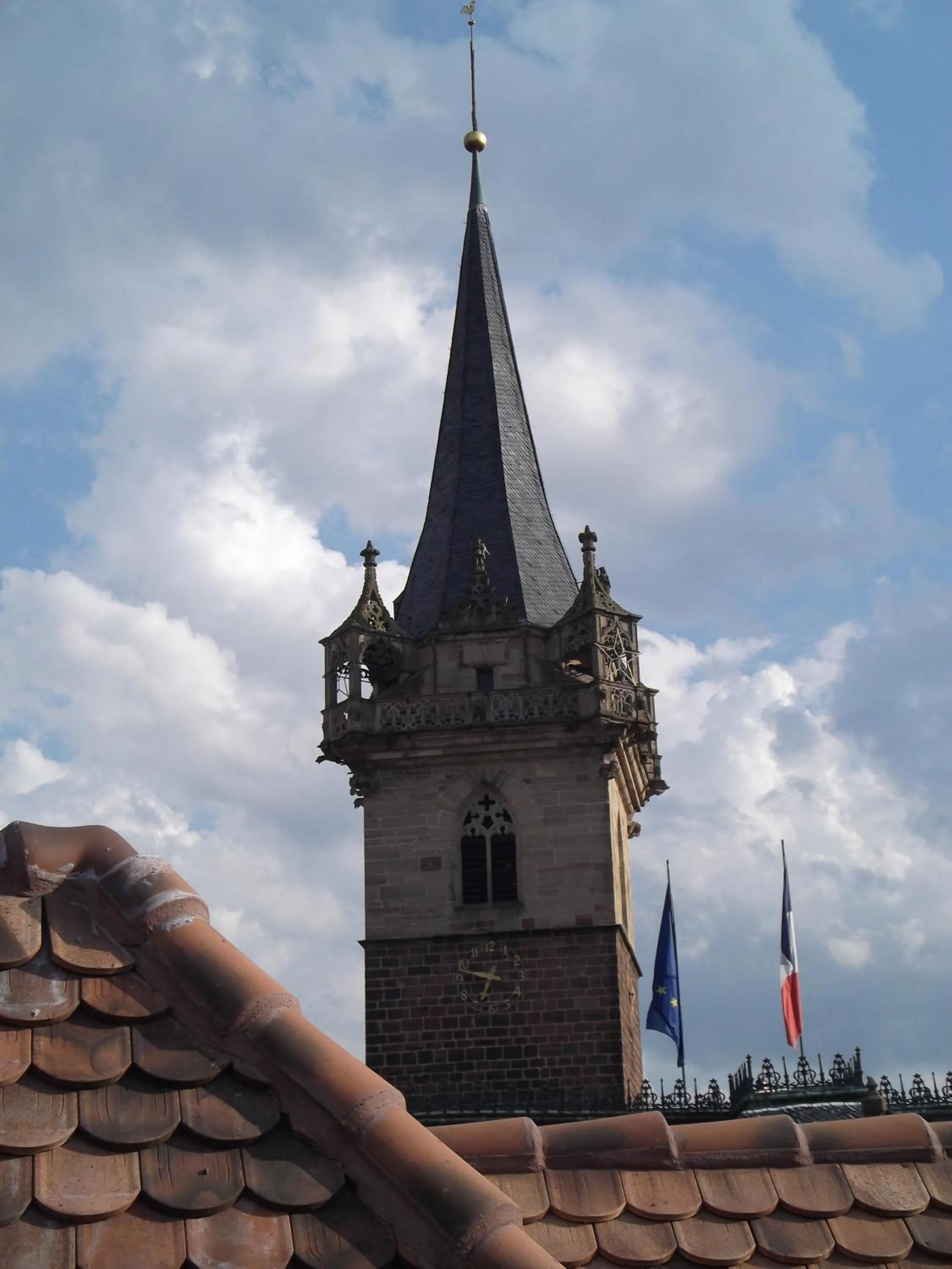 Area and facilities in Logis Hôtel De La Cloche