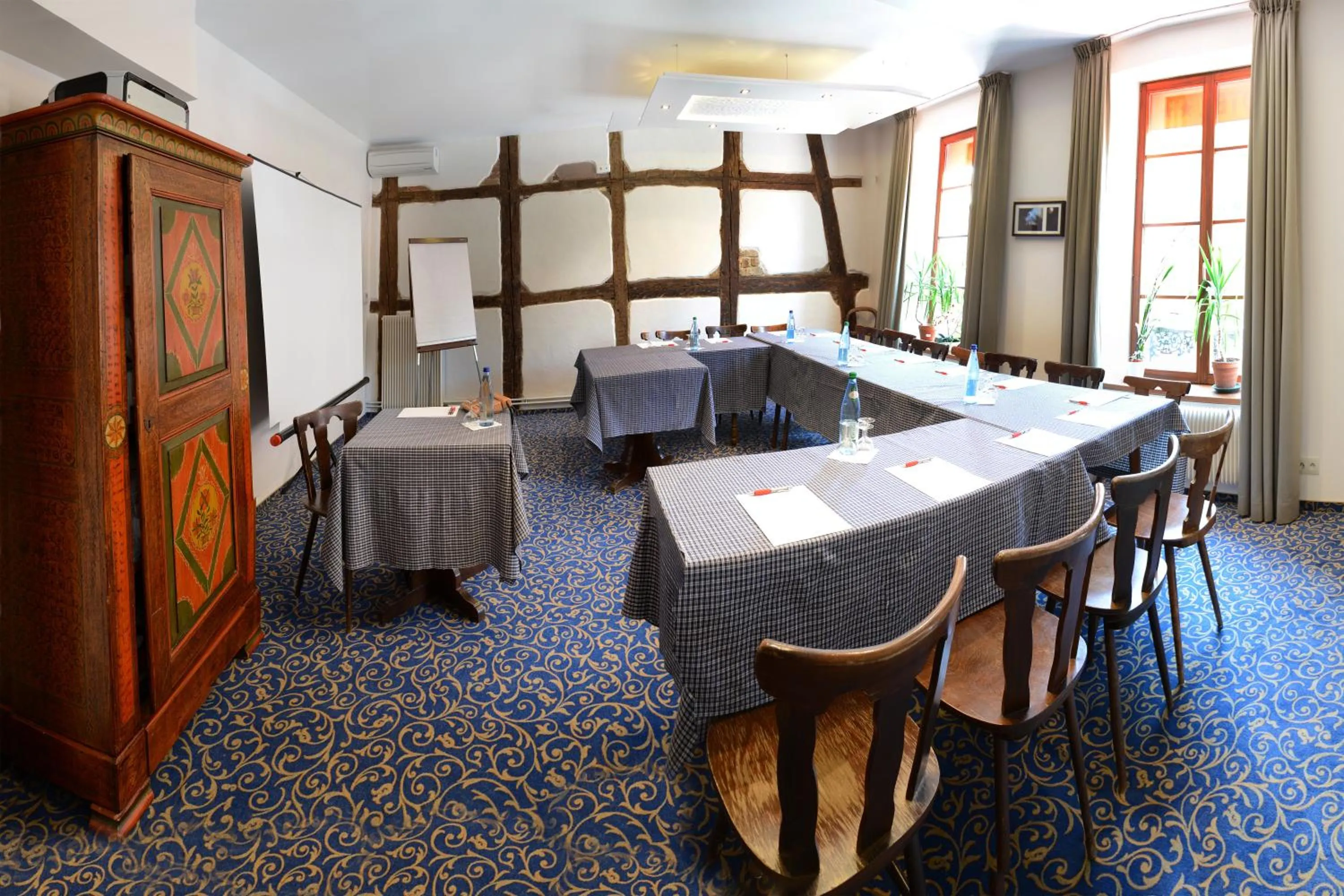 Business facilities in Logis Hôtel De La Cloche