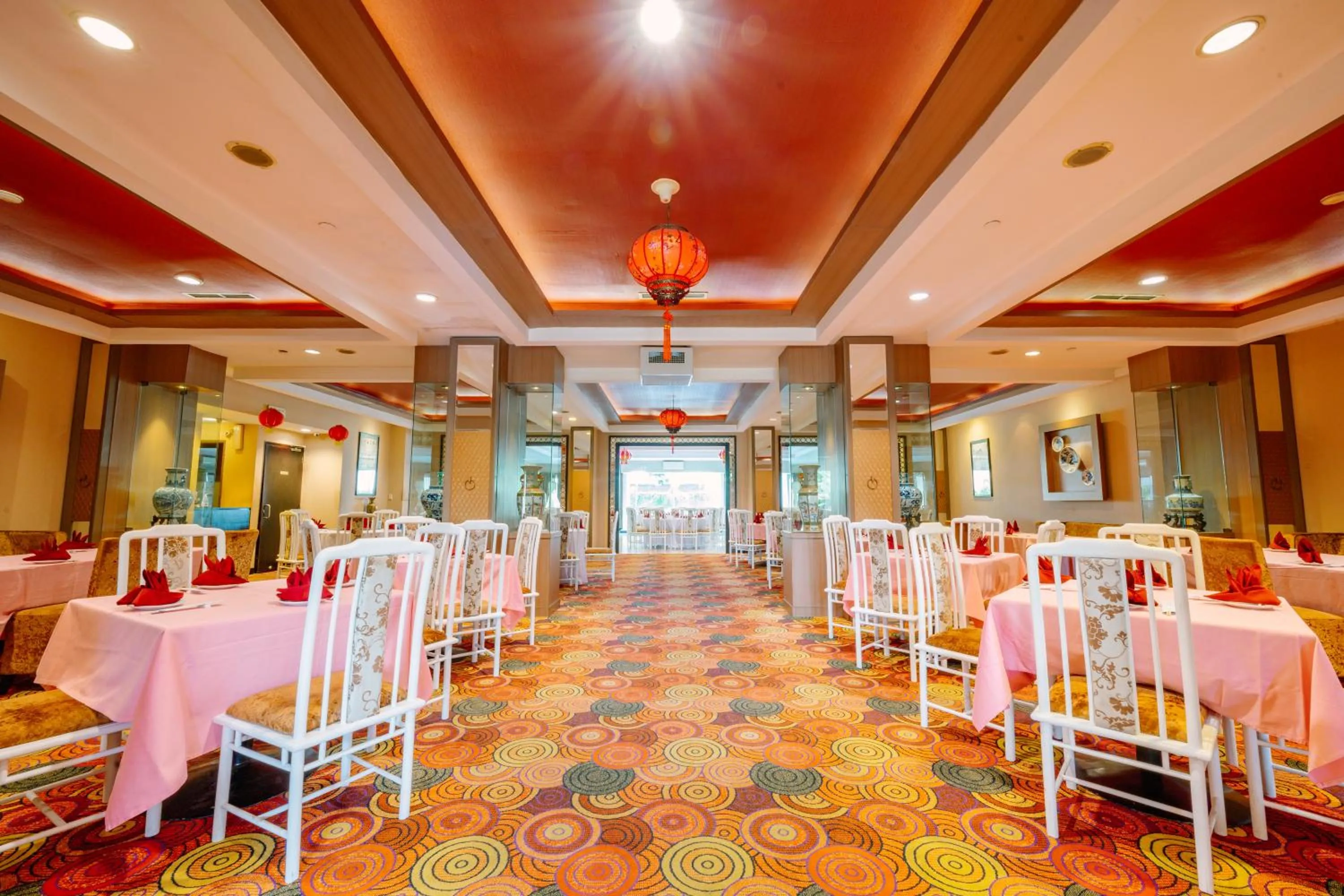 Restaurant/places to eat in Grand Diamond Hotel Yogyakarta