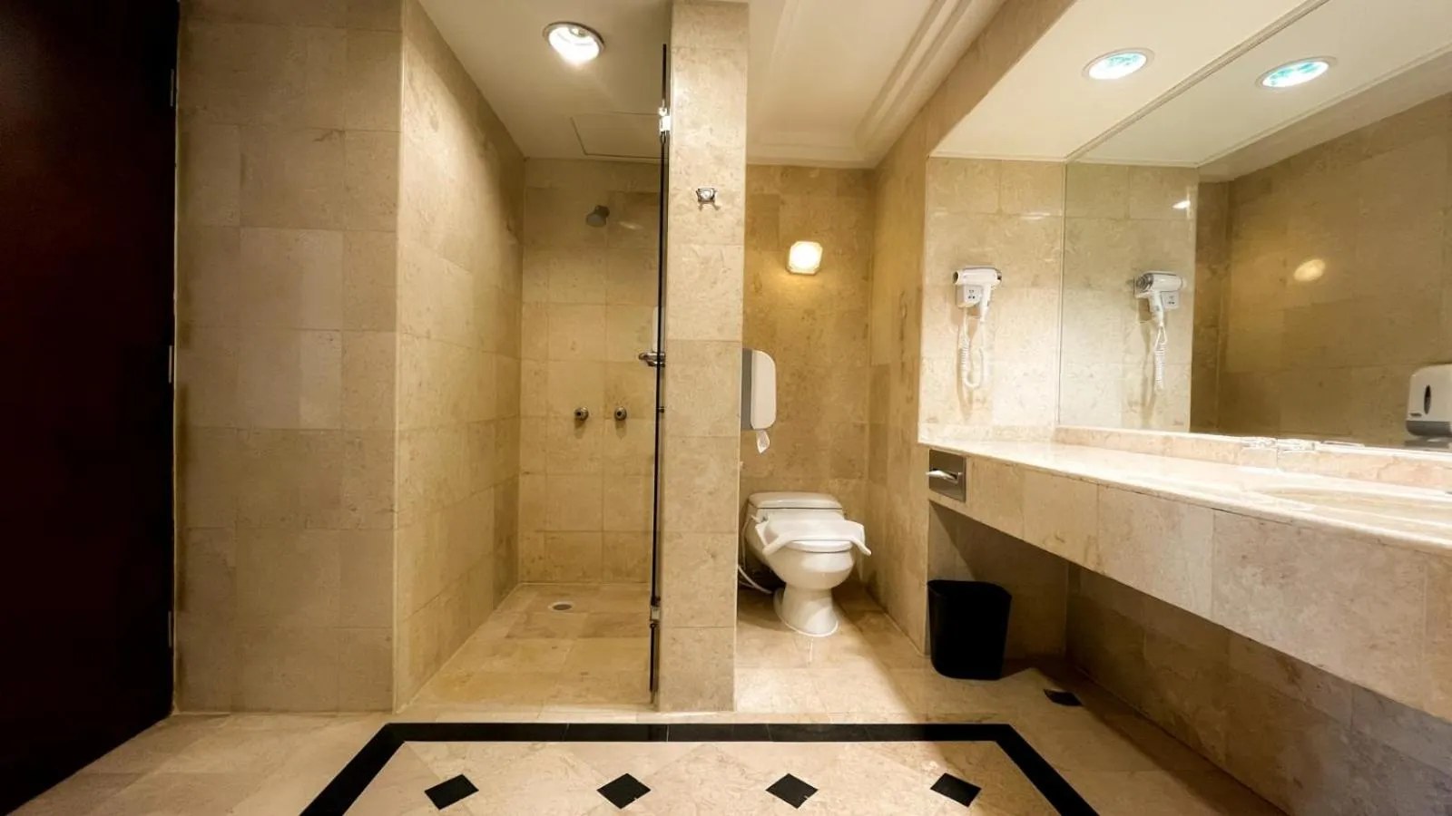 Bathroom in Grand Diamond Hotel Yogyakarta