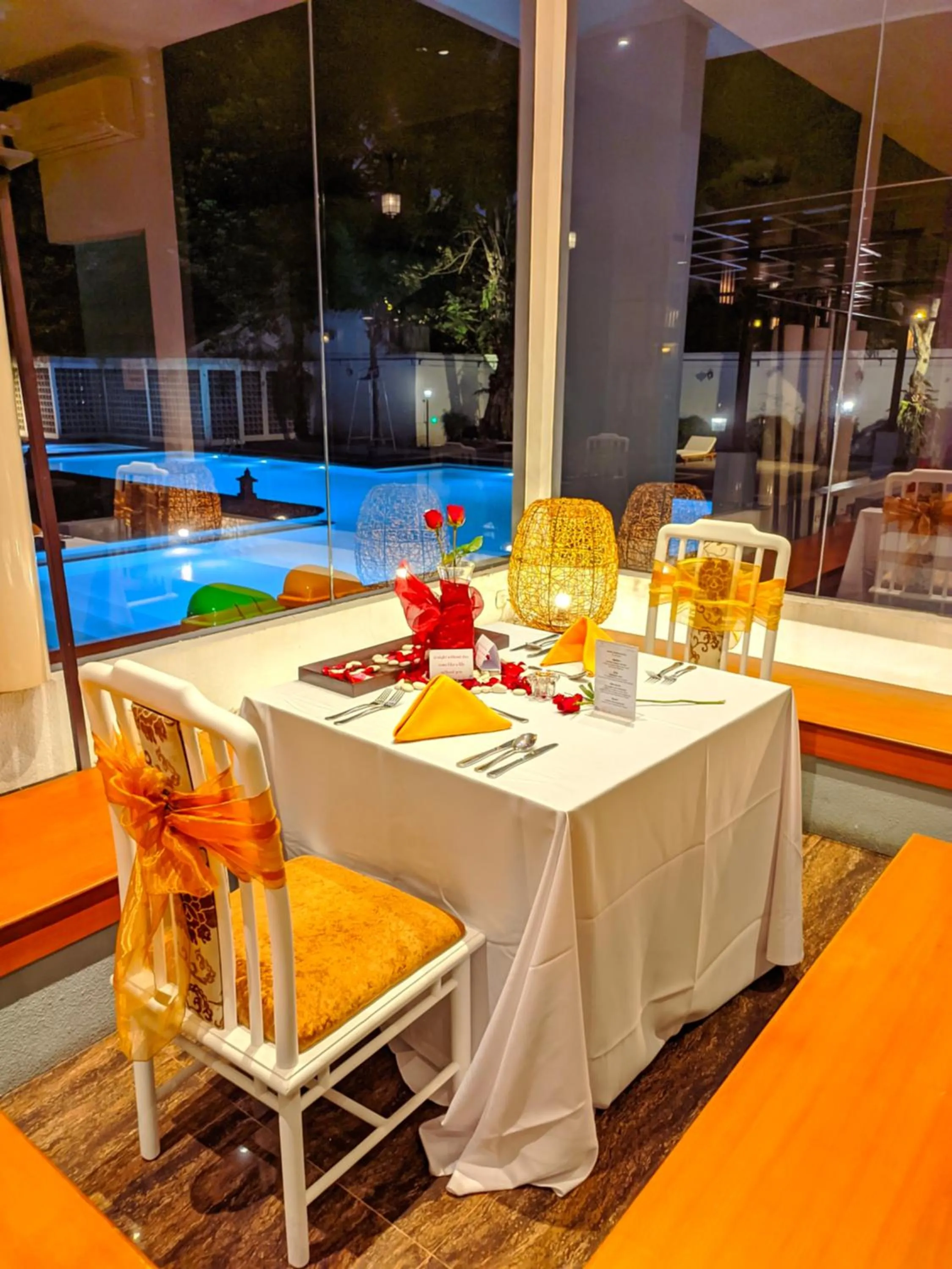 Food and drinks in Grand Diamond Hotel Yogyakarta