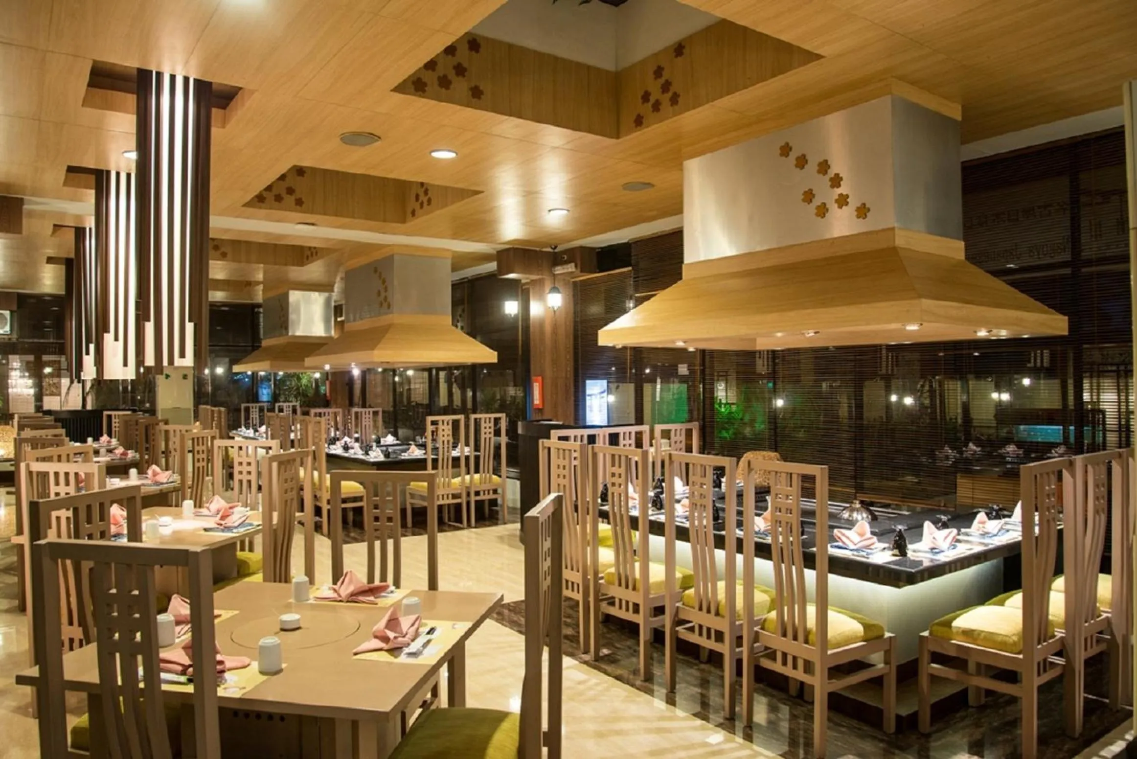 Restaurant/places to eat in Grand Diamond Hotel Yogyakarta