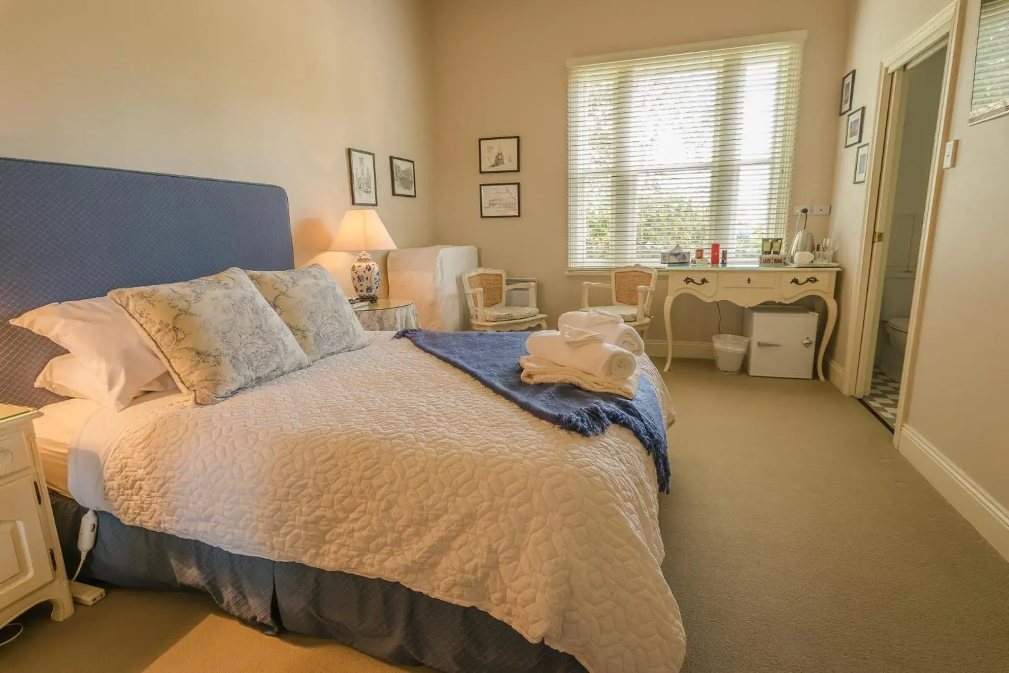 Blue Room in Glencoe Country Bed and Breakfast Blue Room in Glencoe Country Bed and Breakfast