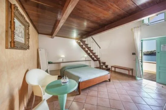 Photo of the whole room in Hotel La Corricella