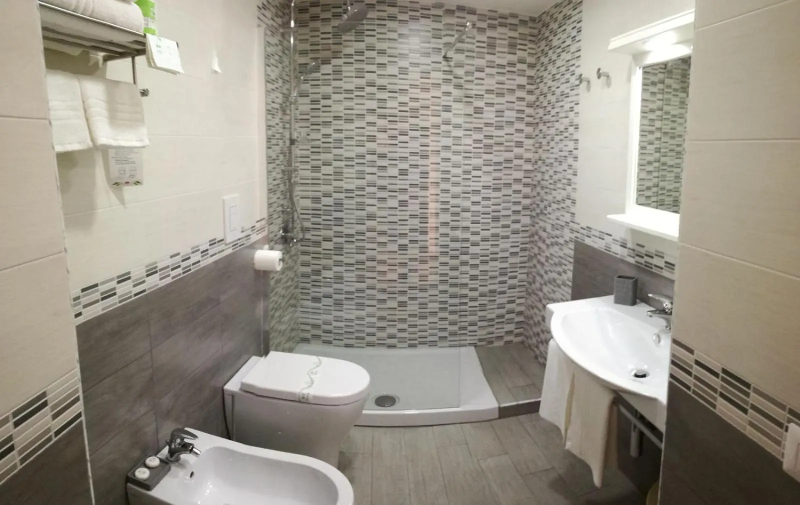 Bathroom in Hotel La Corricella