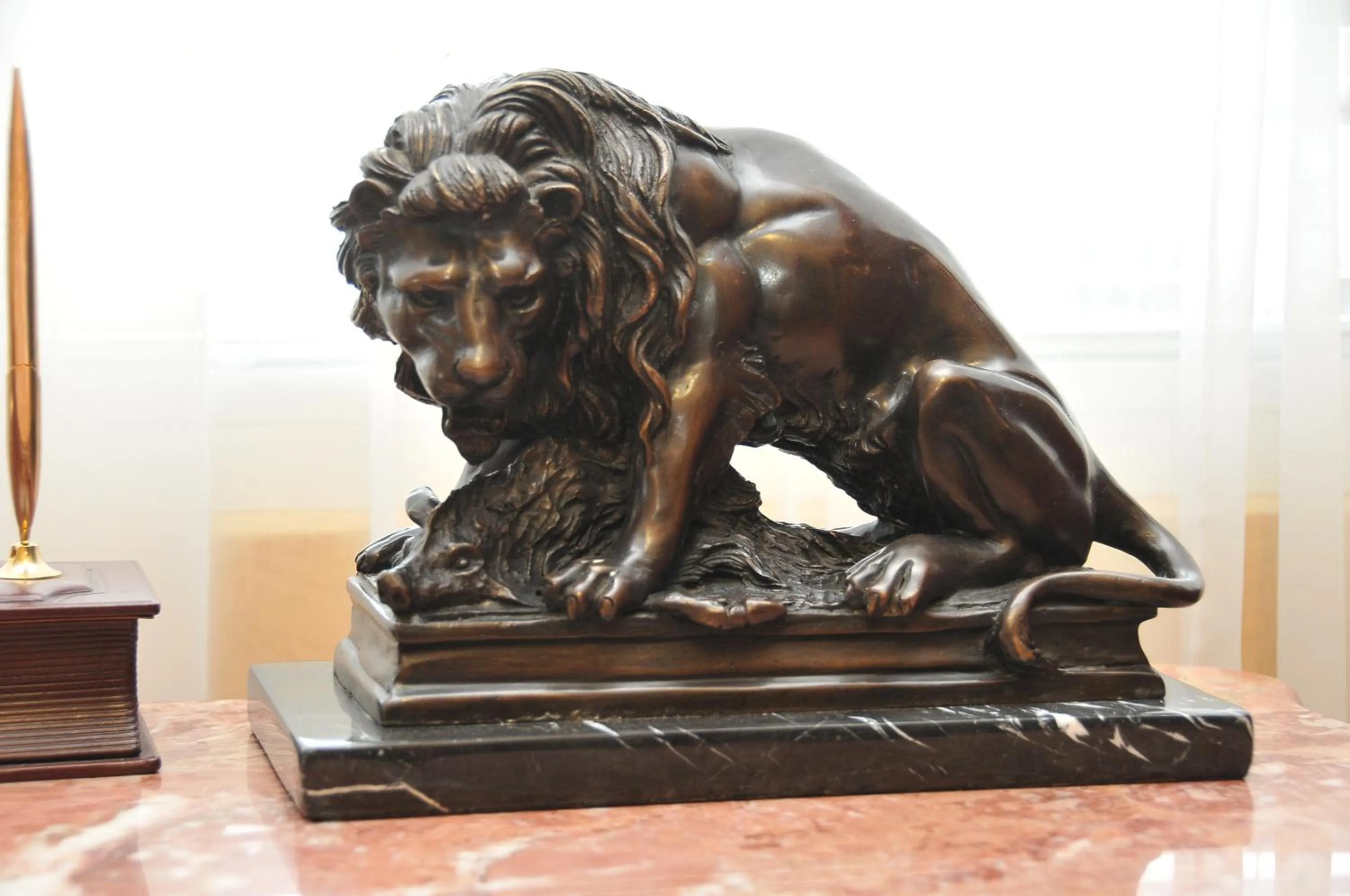 Decorative detail in Garni Hotel Lav