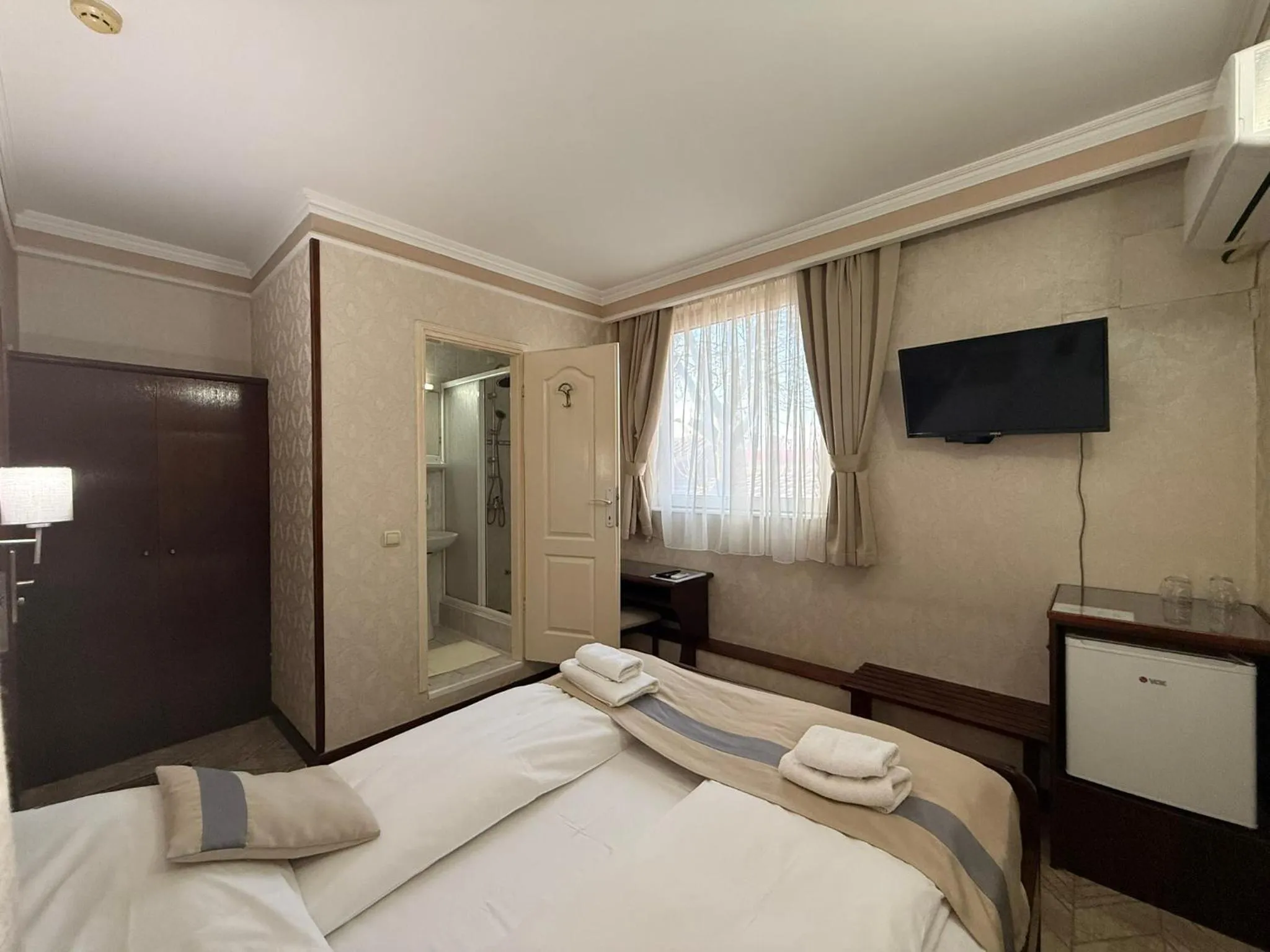 Photo of the whole room, Bed in Garni Hotel Lav
