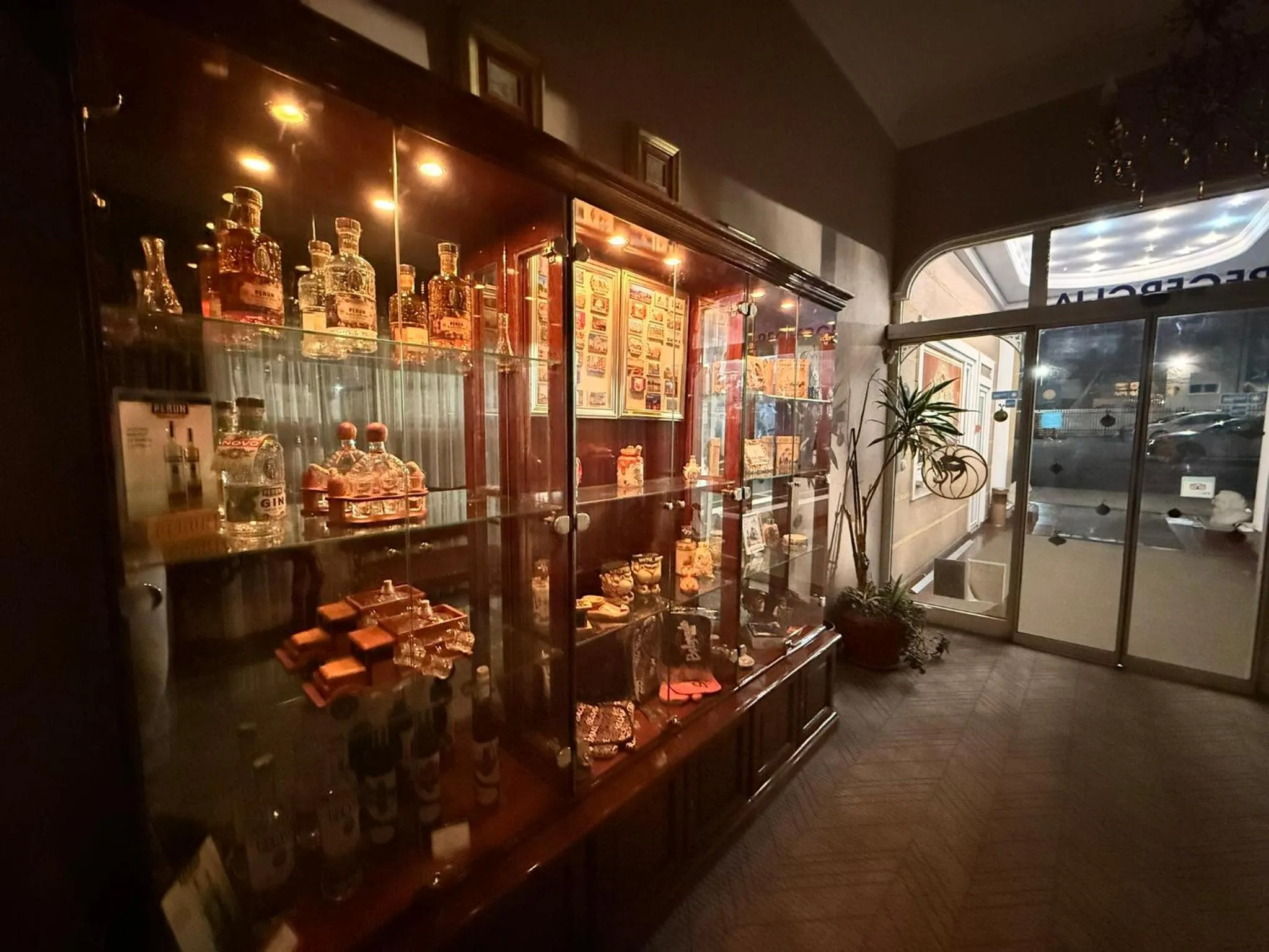 Shopping Area in Garni Hotel Lav