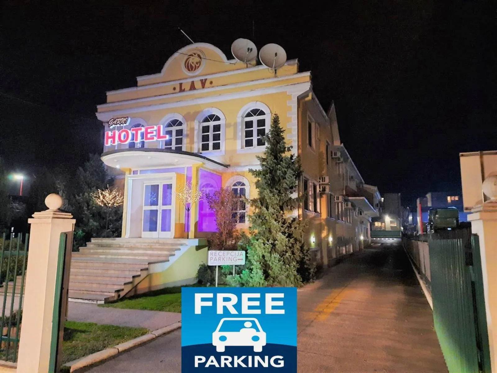 Property building in Garni Hotel Lav