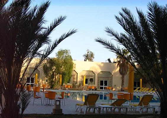 Swimming pool in Sahara Douz